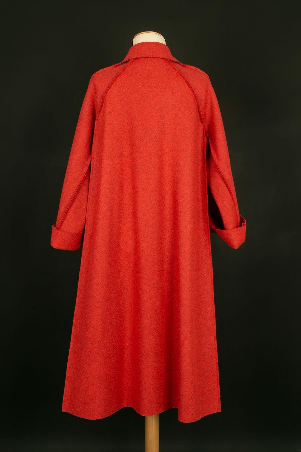 Christian Dior Red Virgin Wool Coat Winter Collection, 2005 In Excellent Condition For Sale In SAINT-OUEN-SUR-SEINE, FR