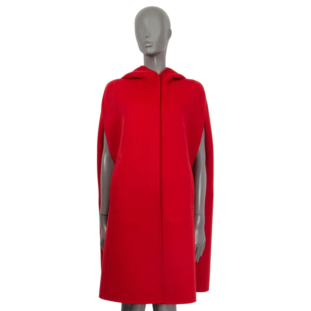 CHRISTIAN DIOR rot Wolle 2021 DOUBLE FACE HOODED Cape Jacke 38 S (Rot) im Angebot