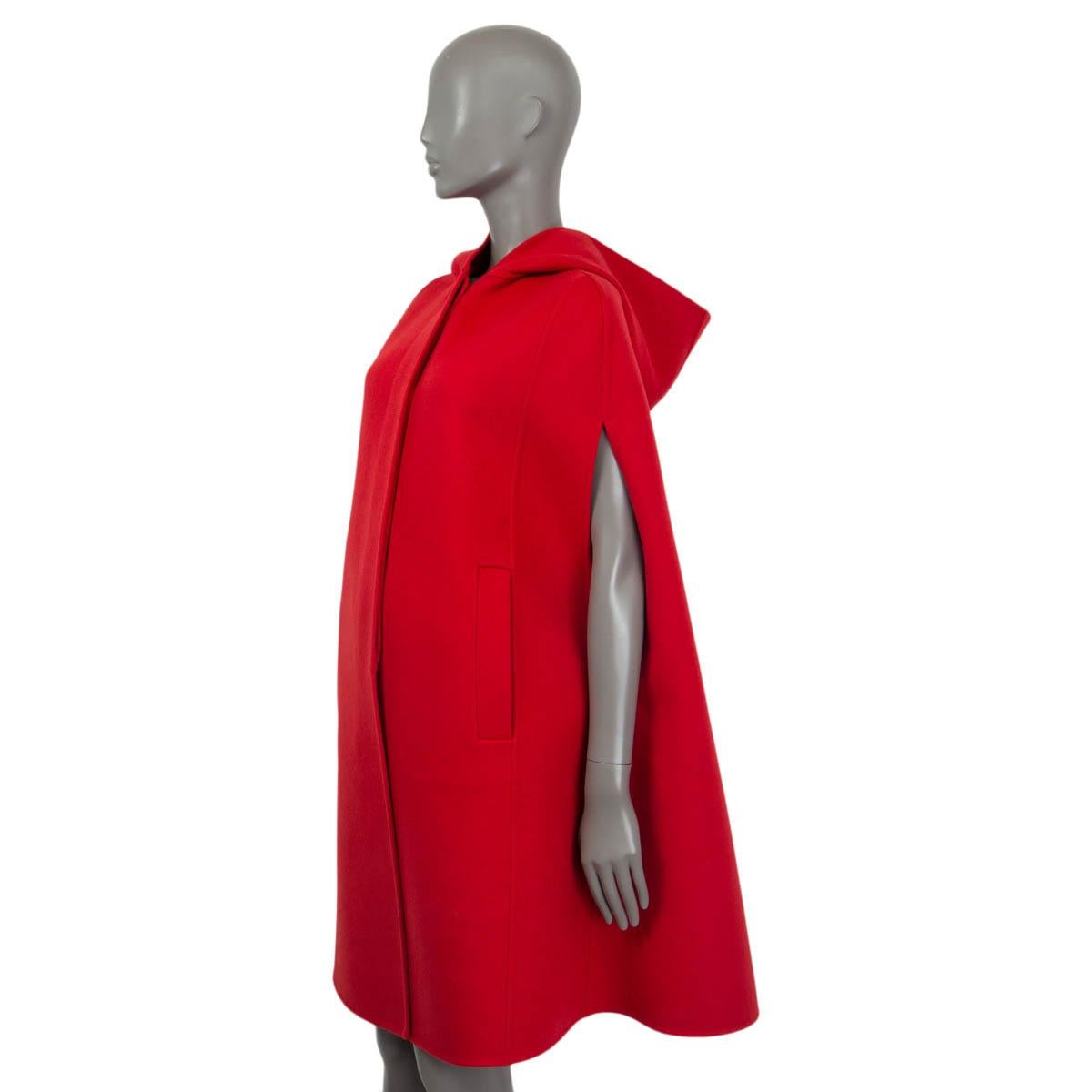 CHRISTIAN DIOR rot Wolle 2021 DOUBLE FACE HOODED Cape Jacke 38 S Damen im Angebot