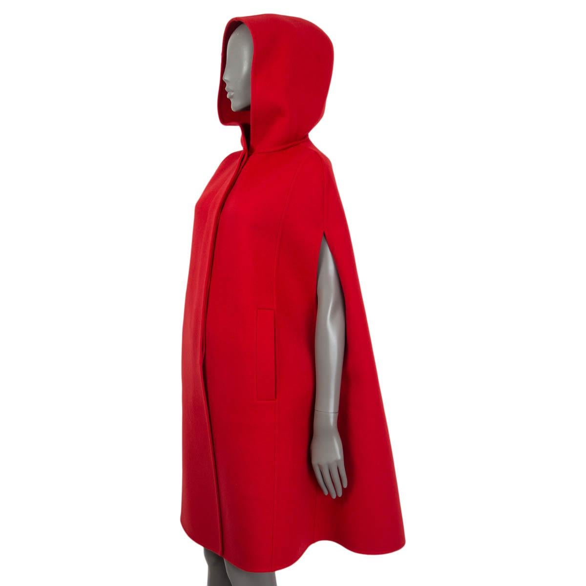 CHRISTIAN DIOR rot Wolle 2021 DOUBLE FACE HOODED Cape Jacke 38 S im Angebot 1