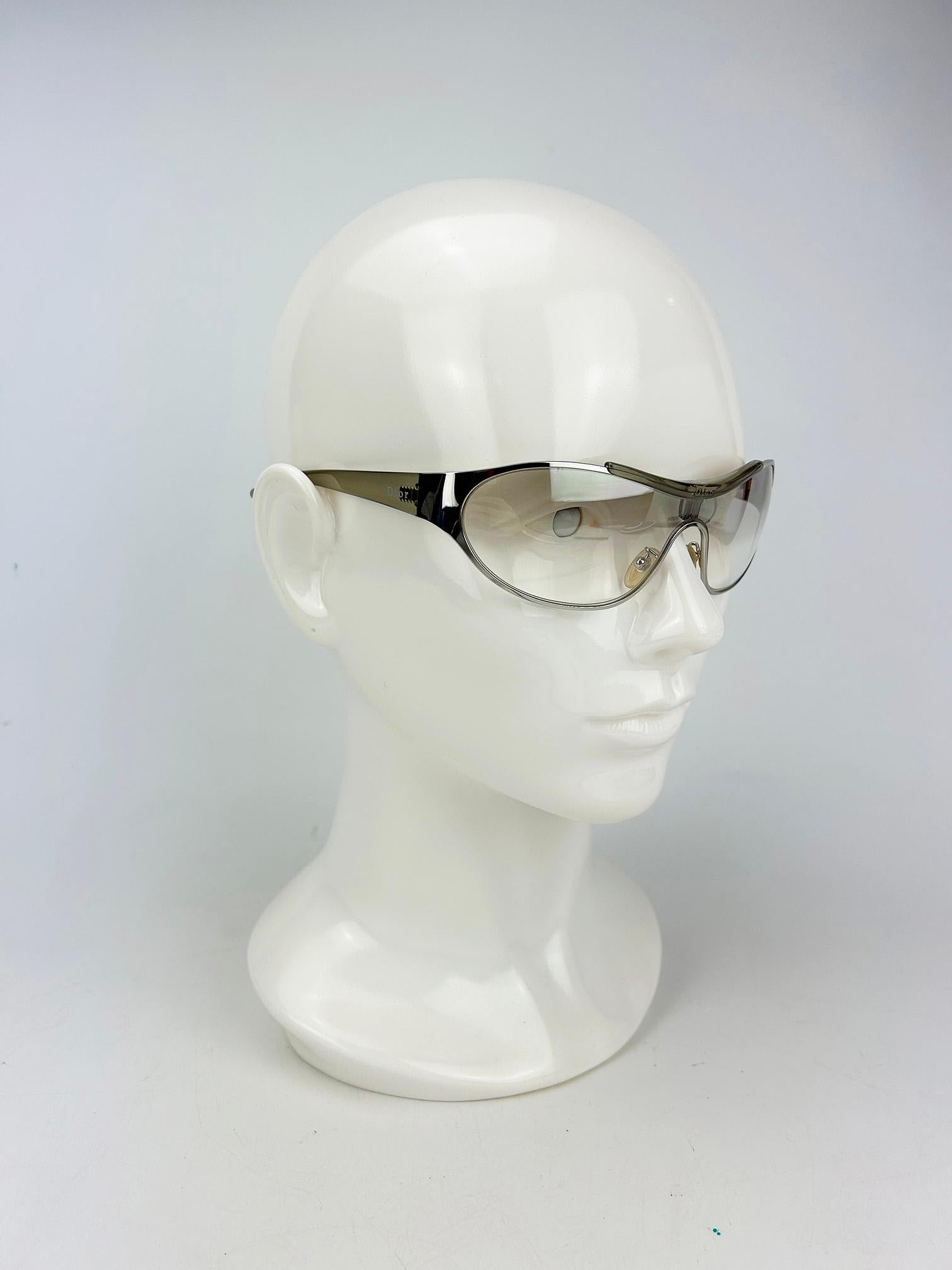 Gray Christian Dior Rider Sunglasses Silver Frame Clear Lens Vintage c2000s For Sale
