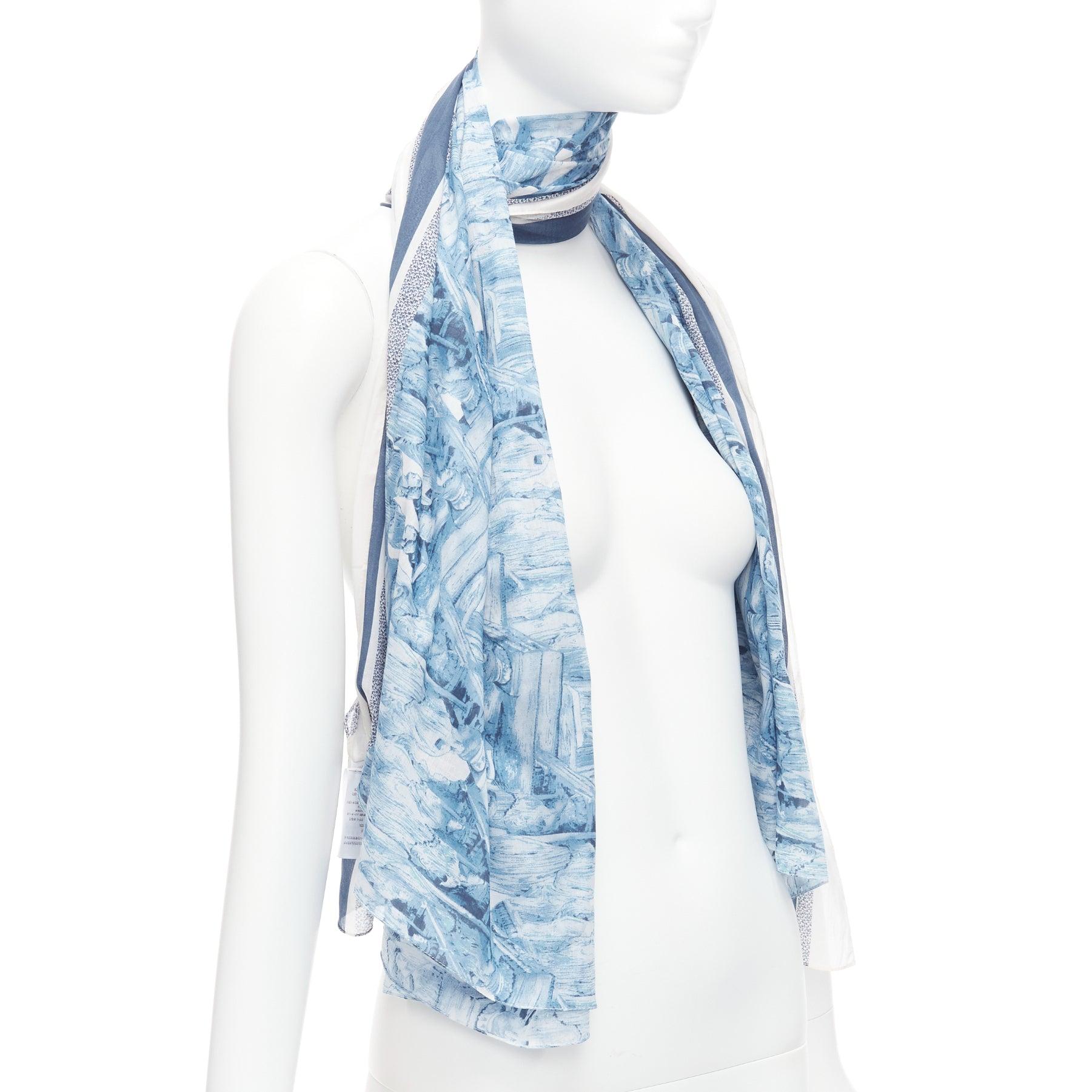 CHRISTIAN DIOR Riviera blau 100% Baumwolle CD Logo Statuen Druck quadratischer Schal (Blau) im Angebot
