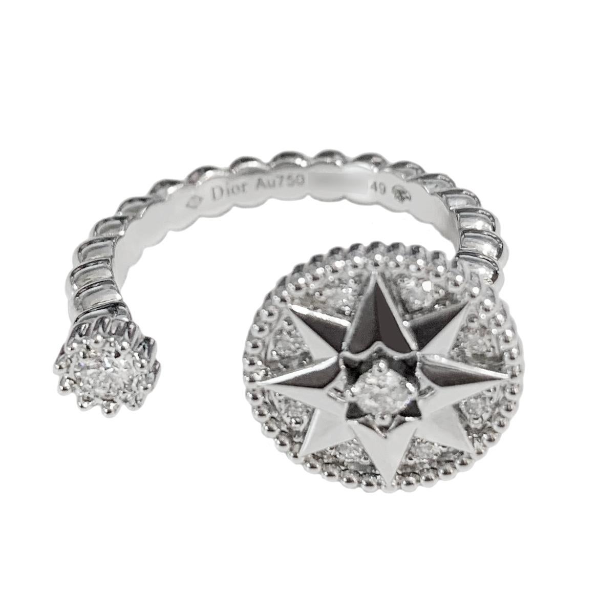 Estado impecable
Oro blanco de 18 quilates
Diamantes (0,22 ct*)
Diámetro del motivo: 12 mm / 0,5 pulgadas
Tamaño del anillo: 5,25