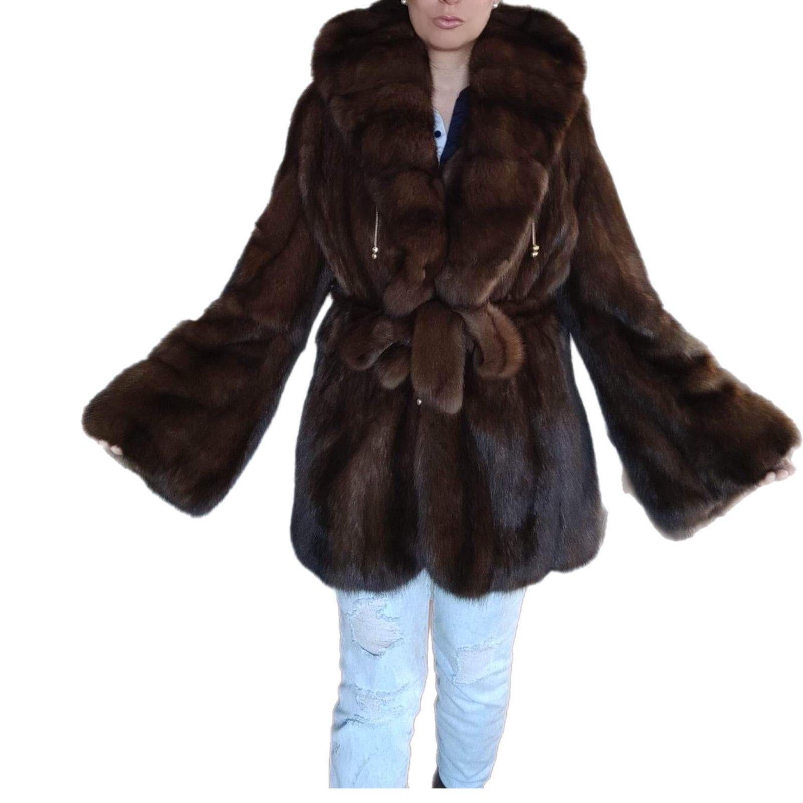 Christian Dior - Manteau russe en fourrure de zibeline taille 12 étiquettes 55000$ en vente 7
