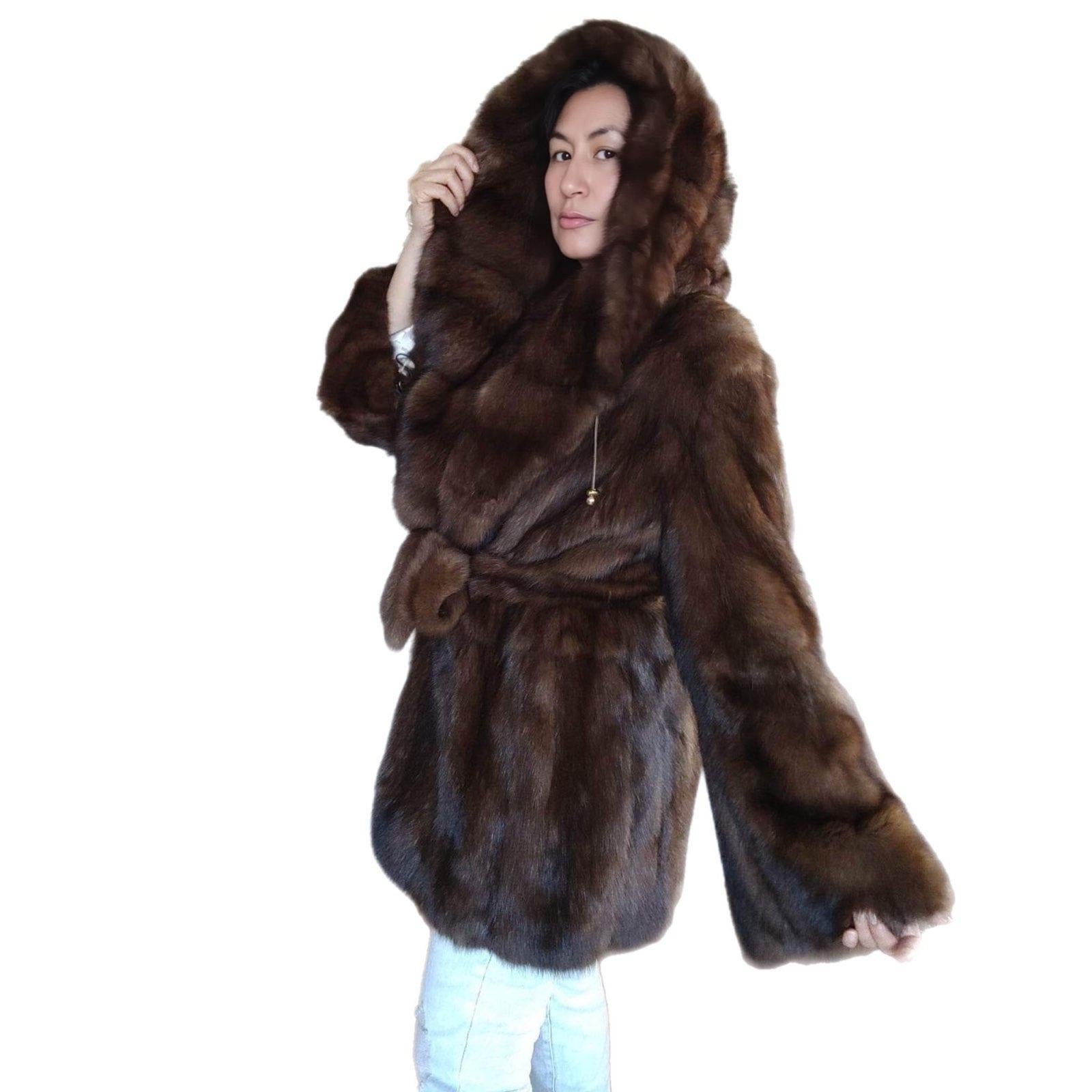 Carolina herera russe en fourrure de zibeline taille 12 étiquettes 55000$ en vente 5
