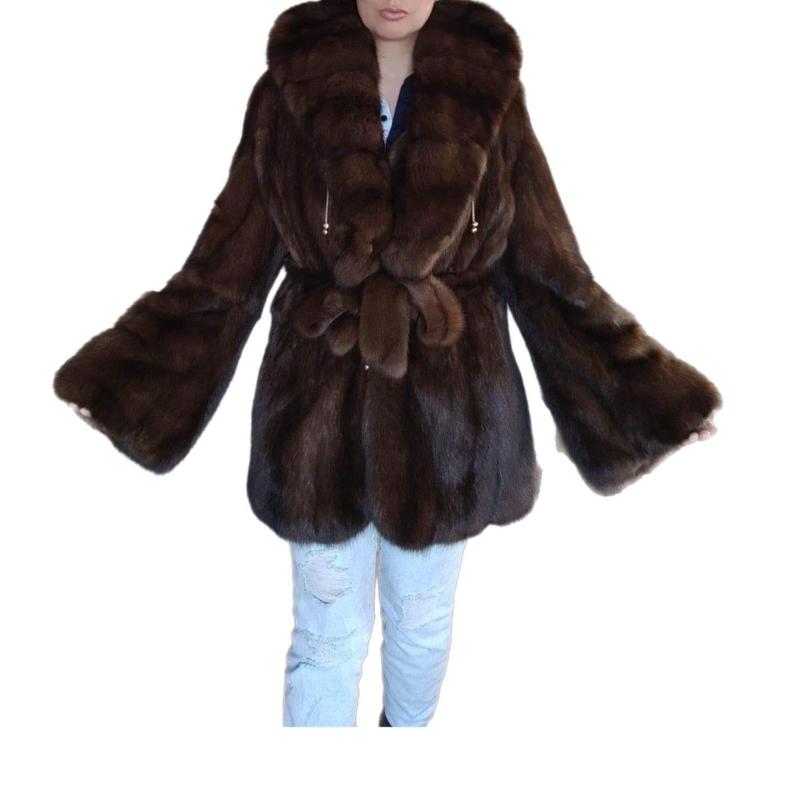 Carolina herera russe en fourrure de zibeline taille 12 étiquettes 55000$ en vente 11