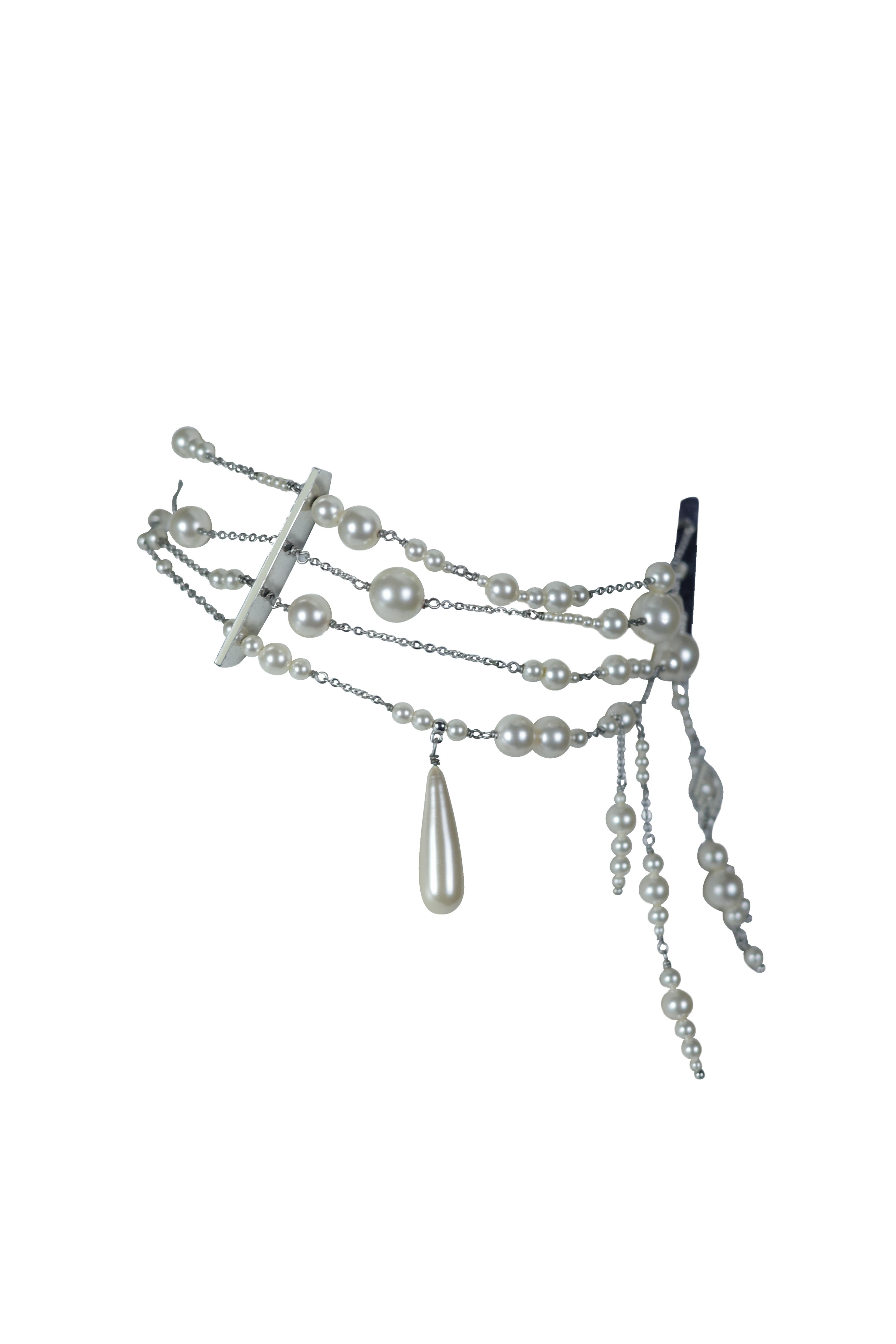 De las mujeres CHRISTIAN DIOR By Galliano F/w 1999 Collar gargantilla con gotas de perlas de varios hilos en venta