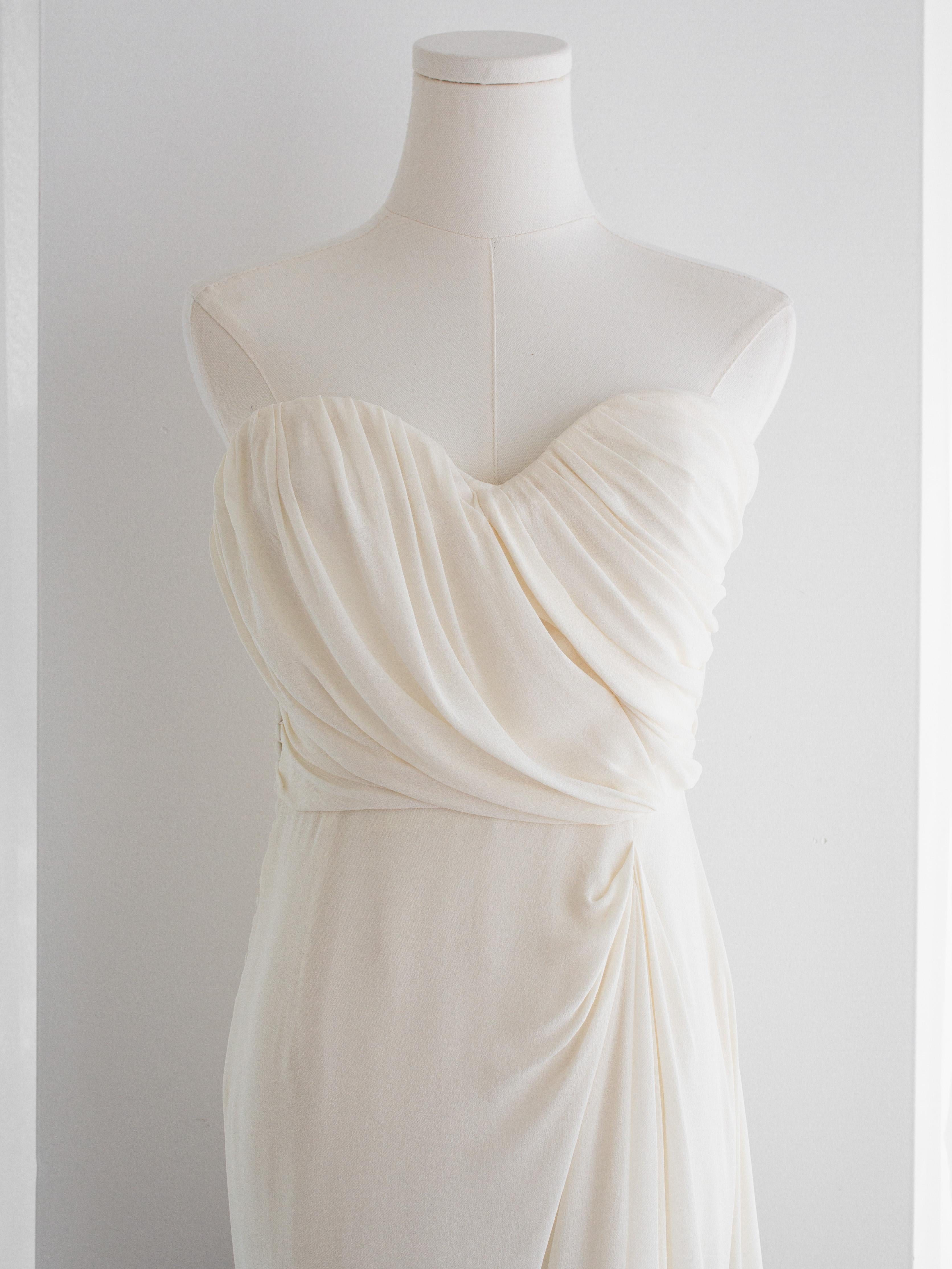 Christian Dior S/S 2012 Weiß Schwarz Rose Bestickte Rüschen Abendkleid Kleid im Zustand „Gut“ im Angebot in Jersey City, NJ
