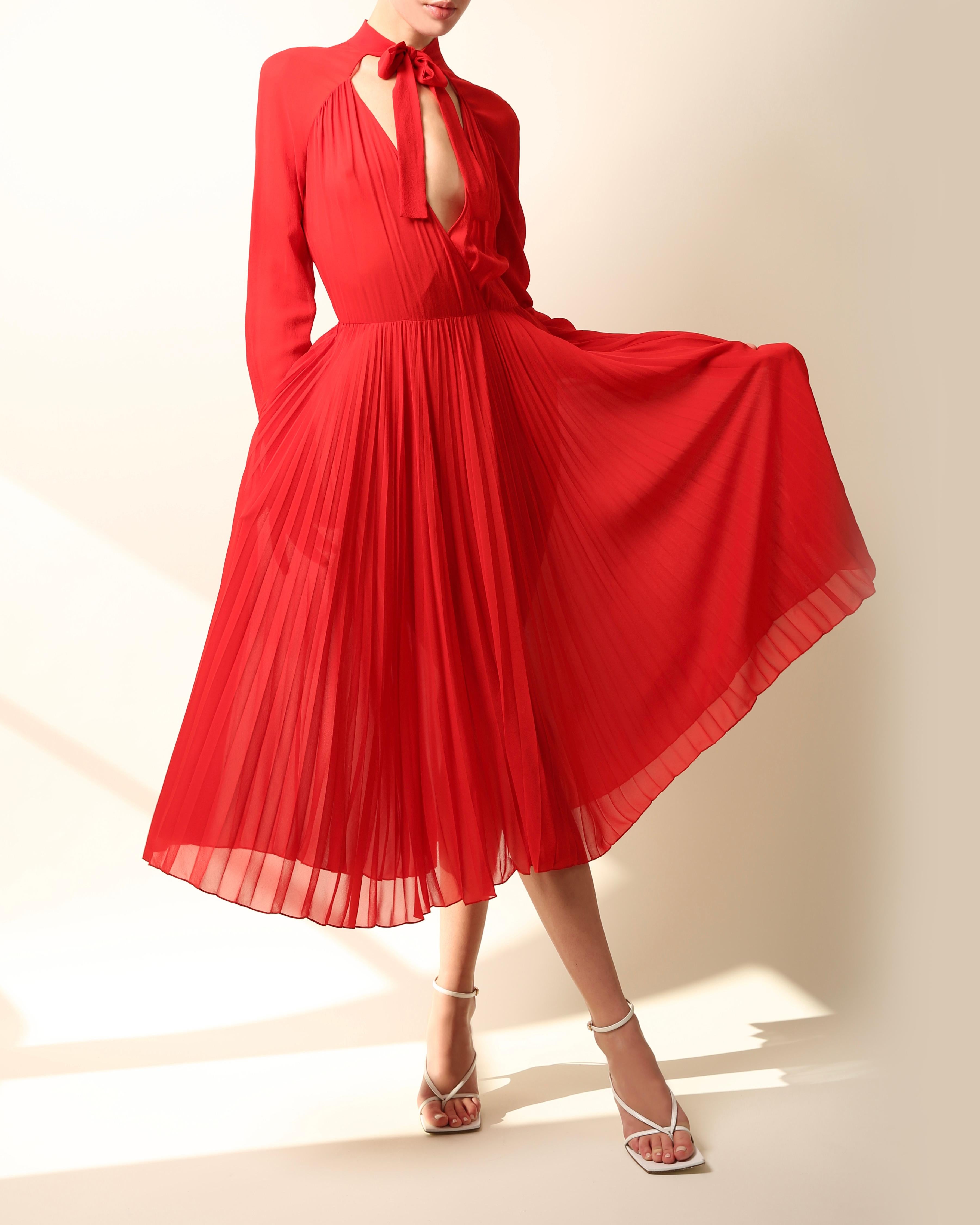 Christian Dior S/S 2018 red silk plisse low cut pussy bow midi dress FR 40 For Sale 5
