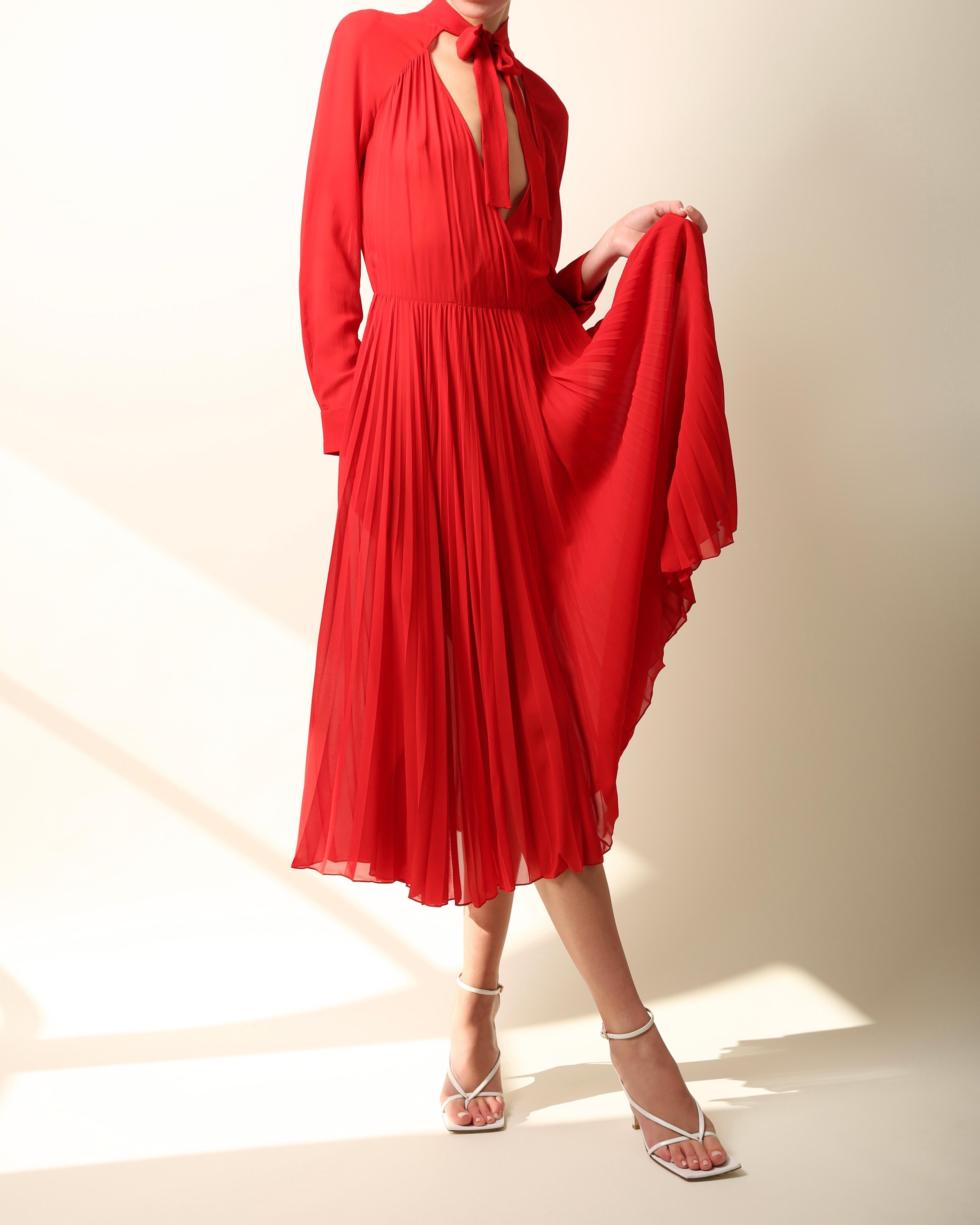 Christian Dior S/S 2018 red silk plisse low cut pussy bow midi dress FR 40 For Sale 7