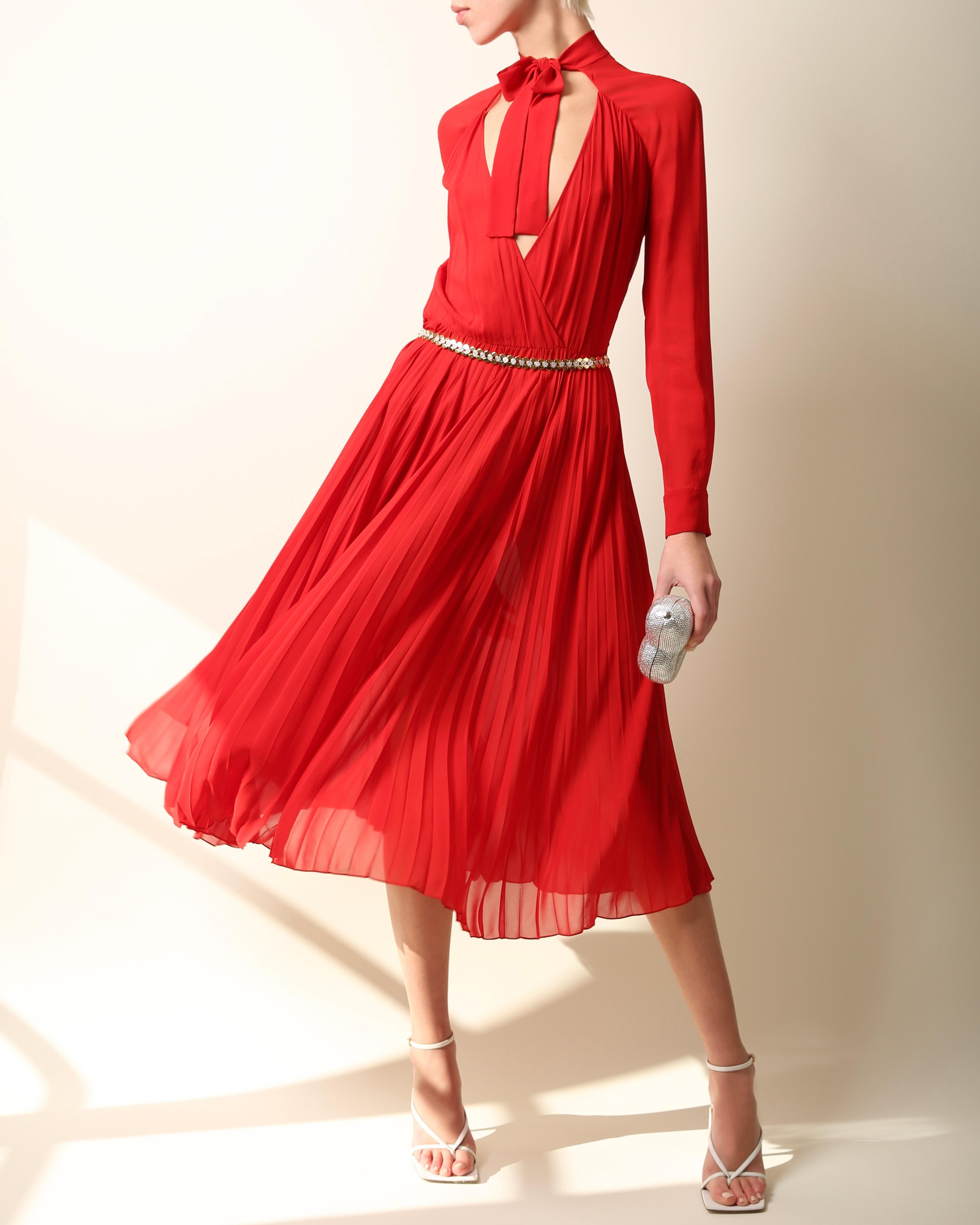 Dior robe dior  taille 4 ans   rouge avec le papillon prix souple 