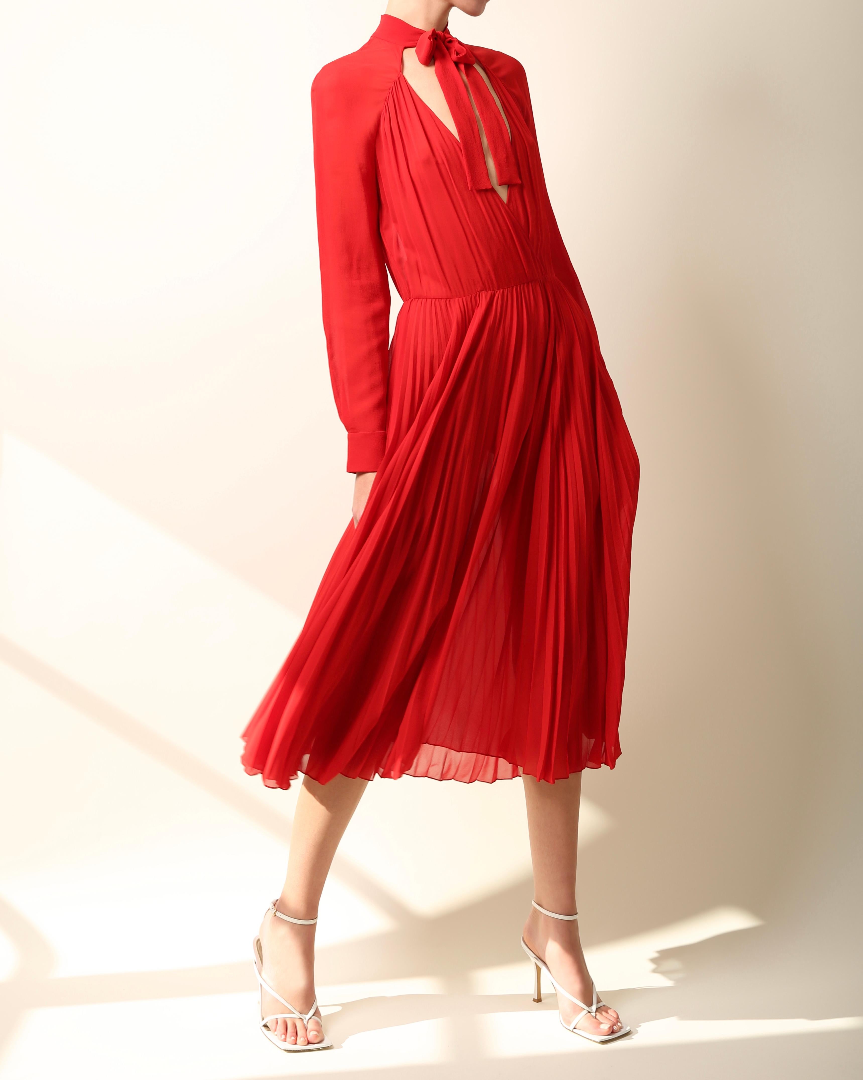 Christian Dior S/S 2018 red silk plisse low cut pussy bow midi dress FR 40 For Sale 2