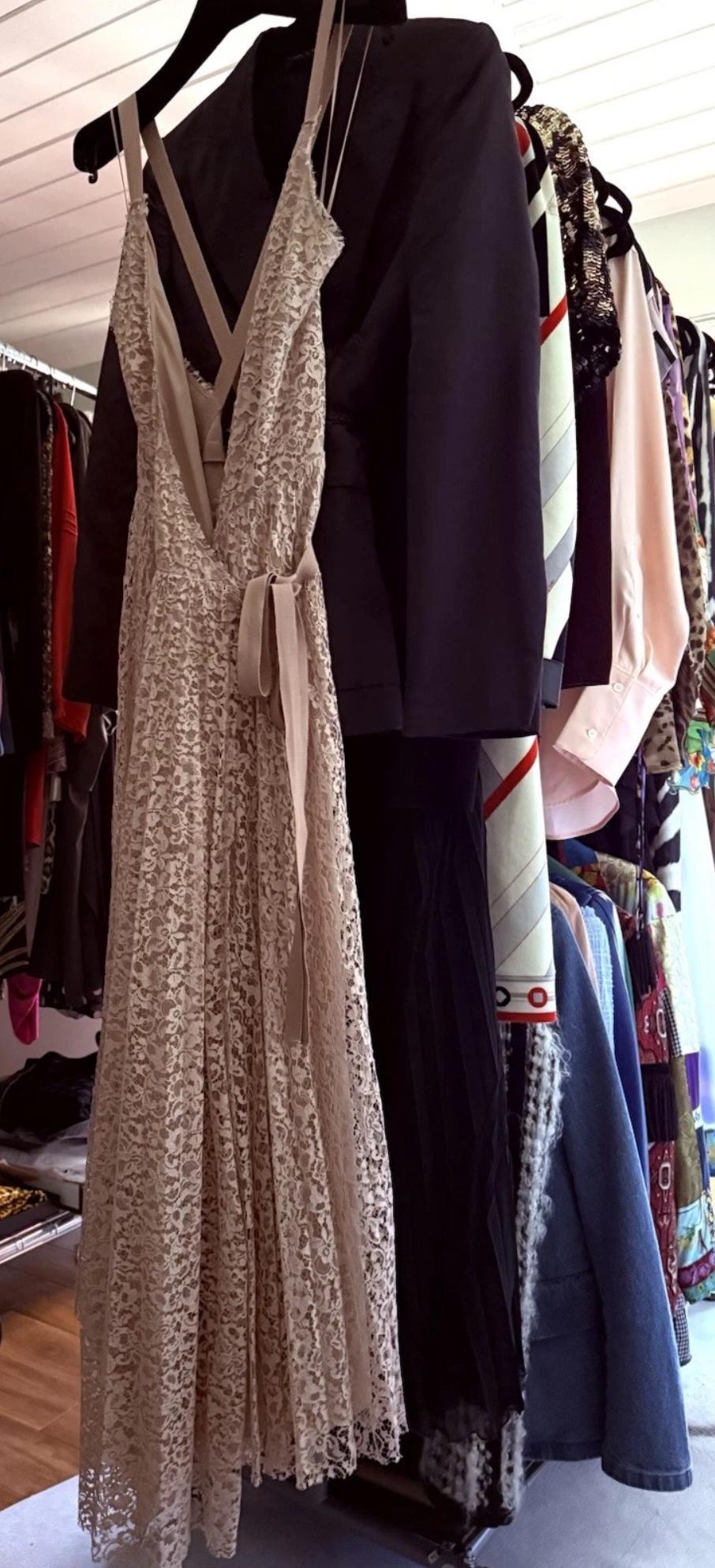 CHRISTIAN DIOR S/S 2019 Exquisite Runway Blush Pink Lace Dress FR 38 For Sale 3
