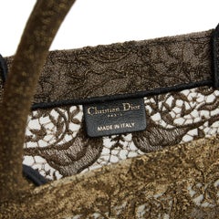 Christian Dior Sac Main Tote Book Medium 2024 – Handtasche mit goldener Stickerei, limitierte Auflage