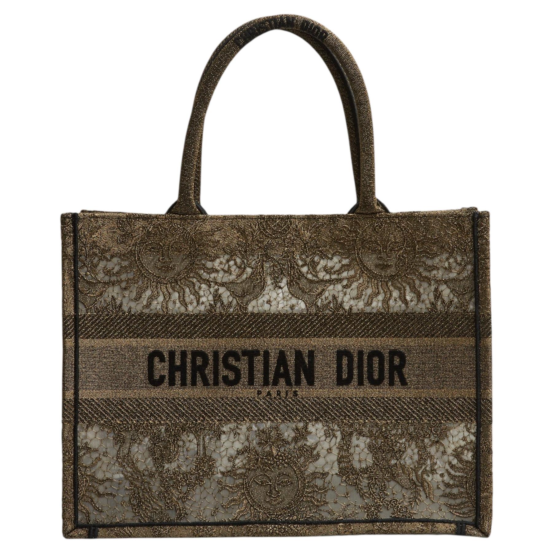 Sac à main Christian Dior « Sac Main Tote Book » moyen 2024, broderie dorée, édition limitée