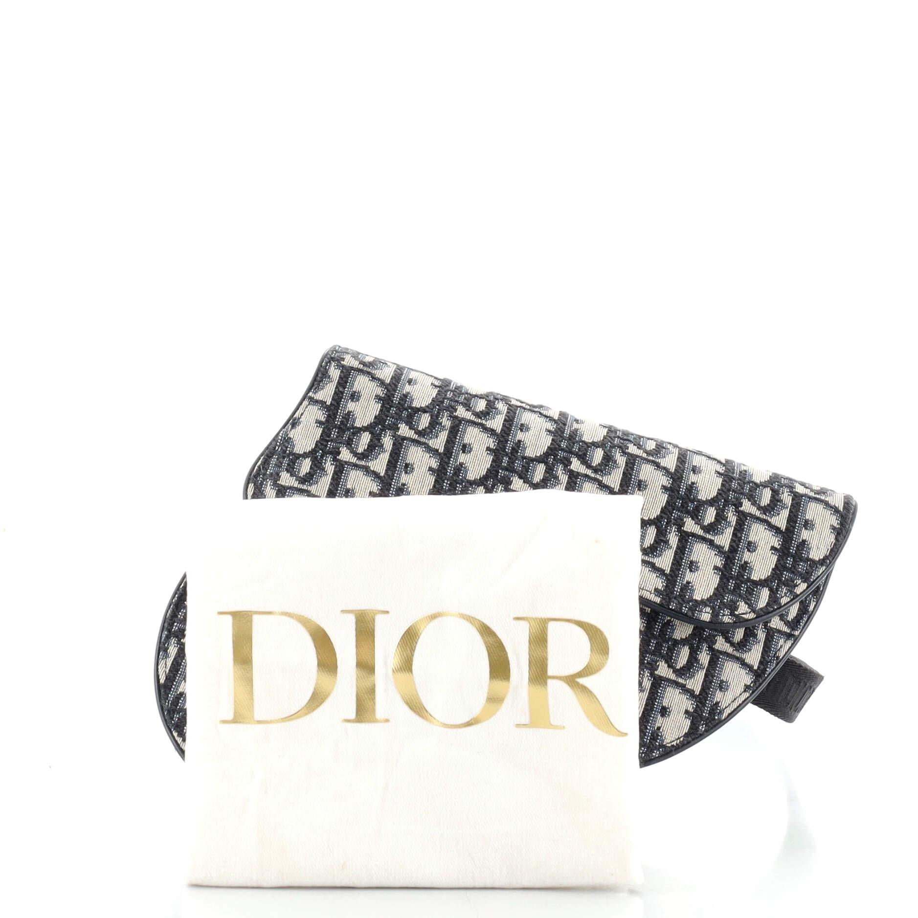 Condition: Very good. Odor in interior. Scuffs on leather trims, broken stitch on flap closure trim. Small marks on rear pocket opening edge, minor wear in interior, scratches on hardware.
Accessories: Dust Bag, With Strap
Measurements: Height 6.5