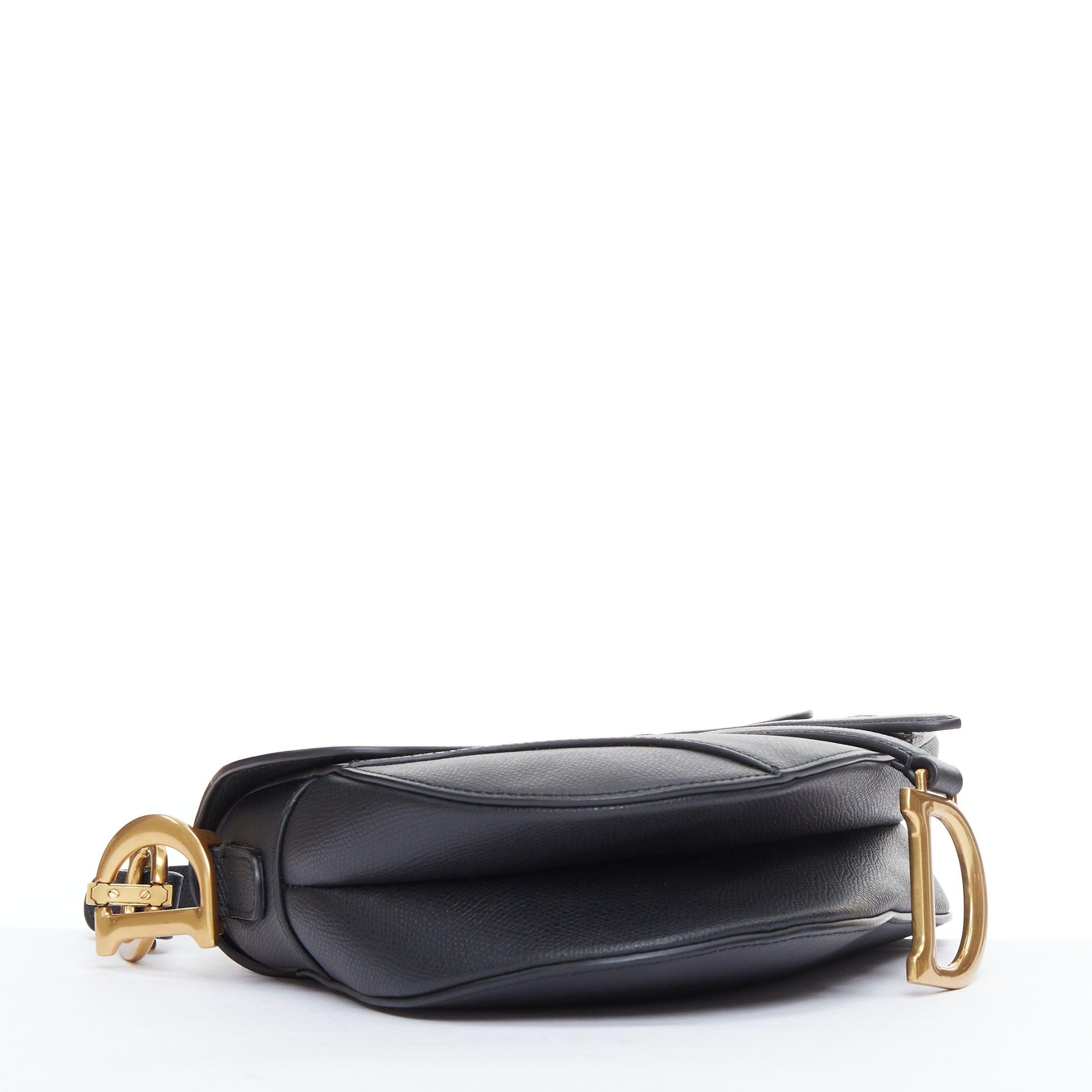 CHRISTIAN DIOR Saddle black textured leather gold CD shoulder bag For Sale 1