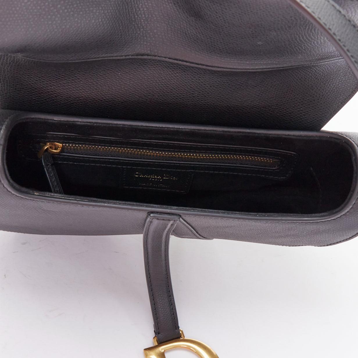 CHRISTIAN DIOR Saddle black textured leather gold CD shoulder bag For Sale 4