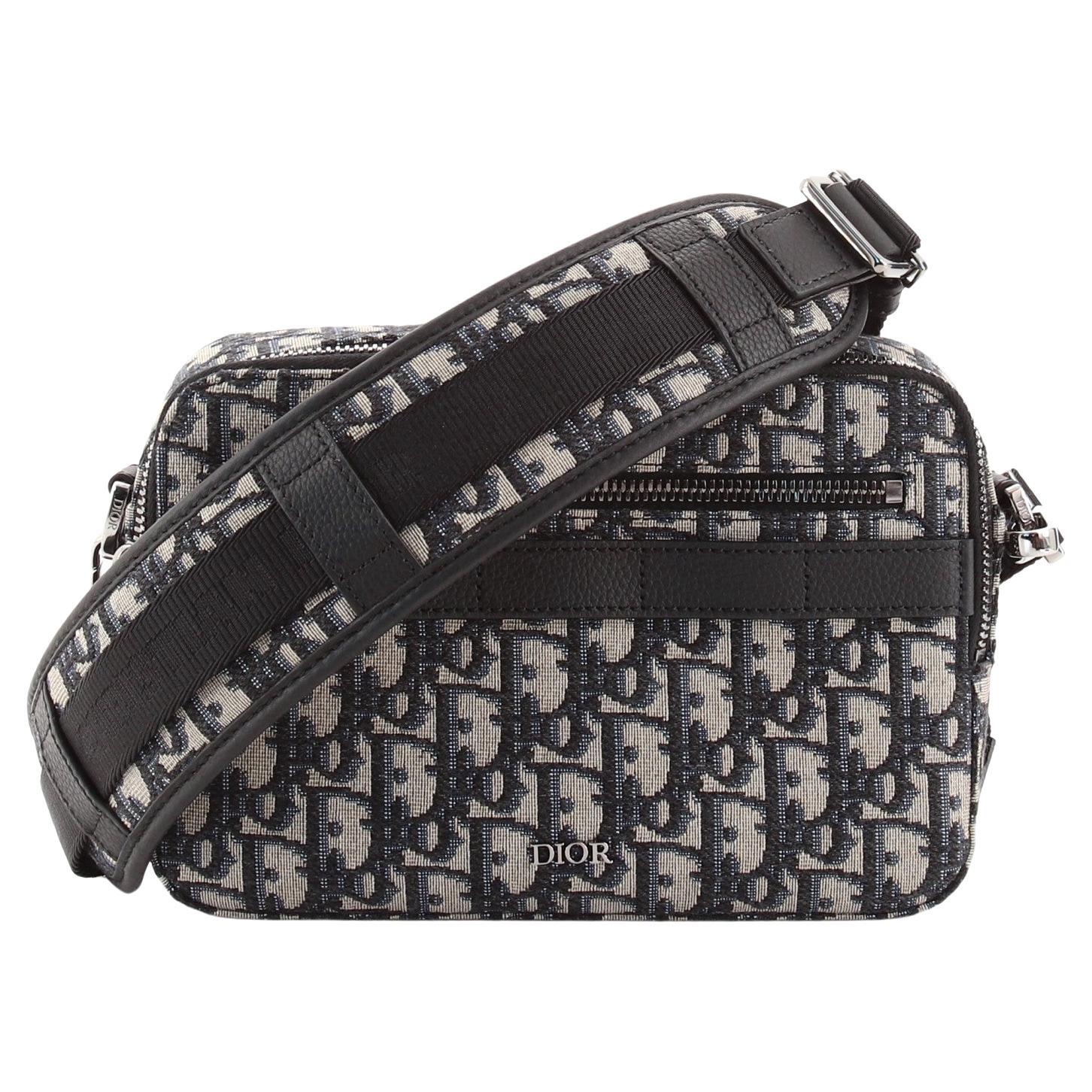 Christian Dior Safari Messenger Bag Schrägschnitt Segeltuch bei 1stDibs | dior  umhängetasche herren