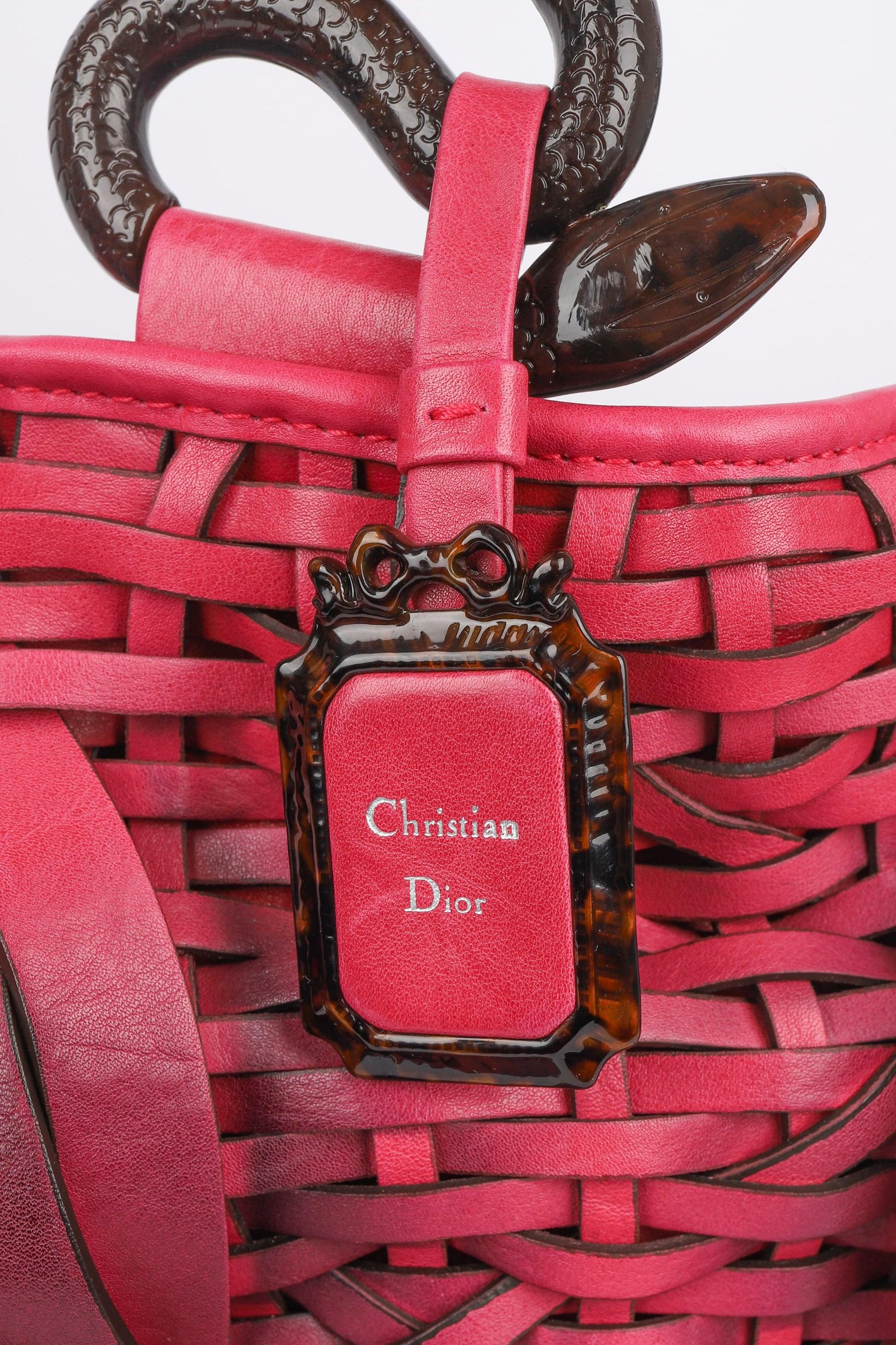 Christian Dior „Samurai“ Eimertasche aus Bakelit und rosa Leder, 2007 im Angebot 4