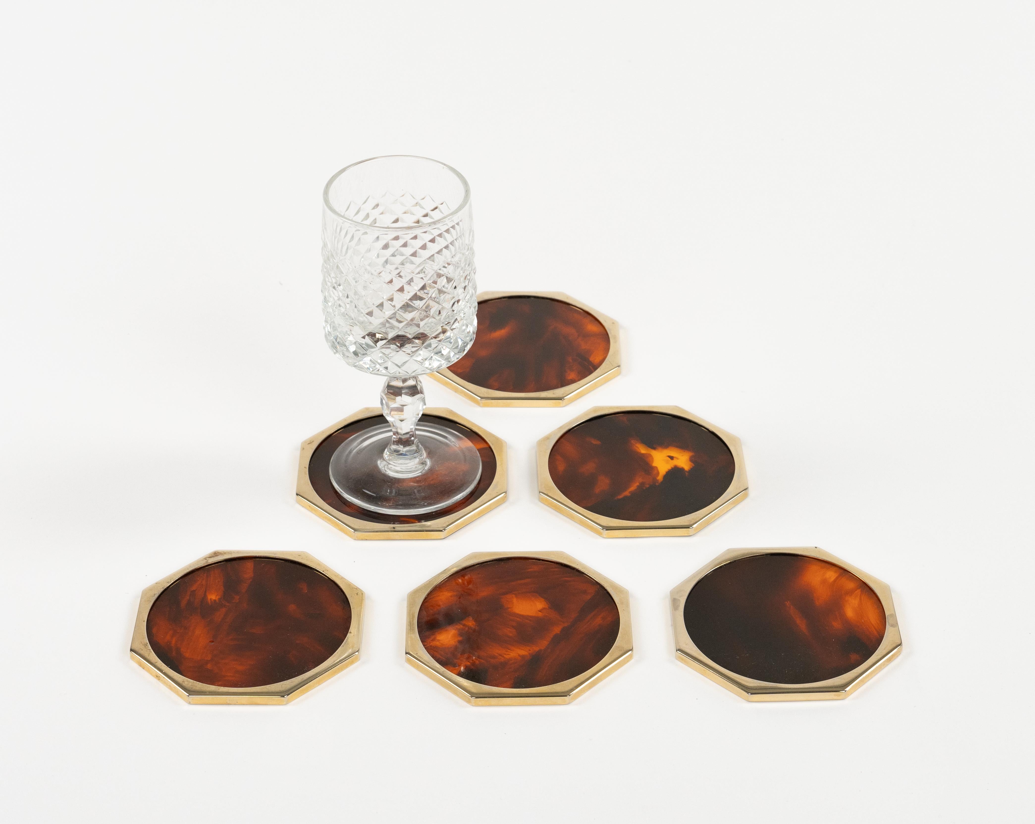 Christian Dior Set of Six Coasters Lucite Faux Tortoiseshell & Brass, Italy 1970 In Good Condition For Sale In Rome, IT