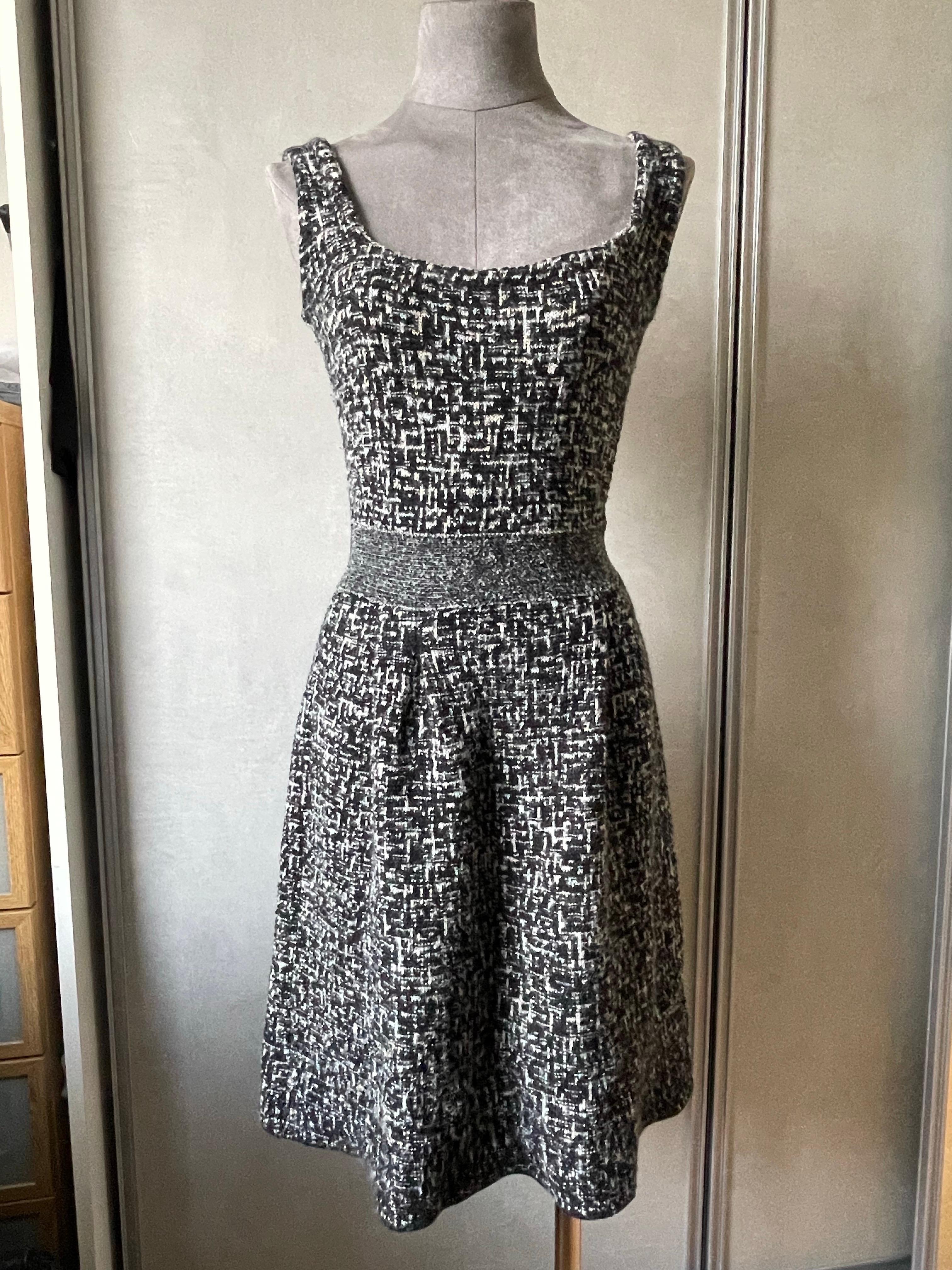 Christian Dior Set abito e gilet in tweed. in vendita 10