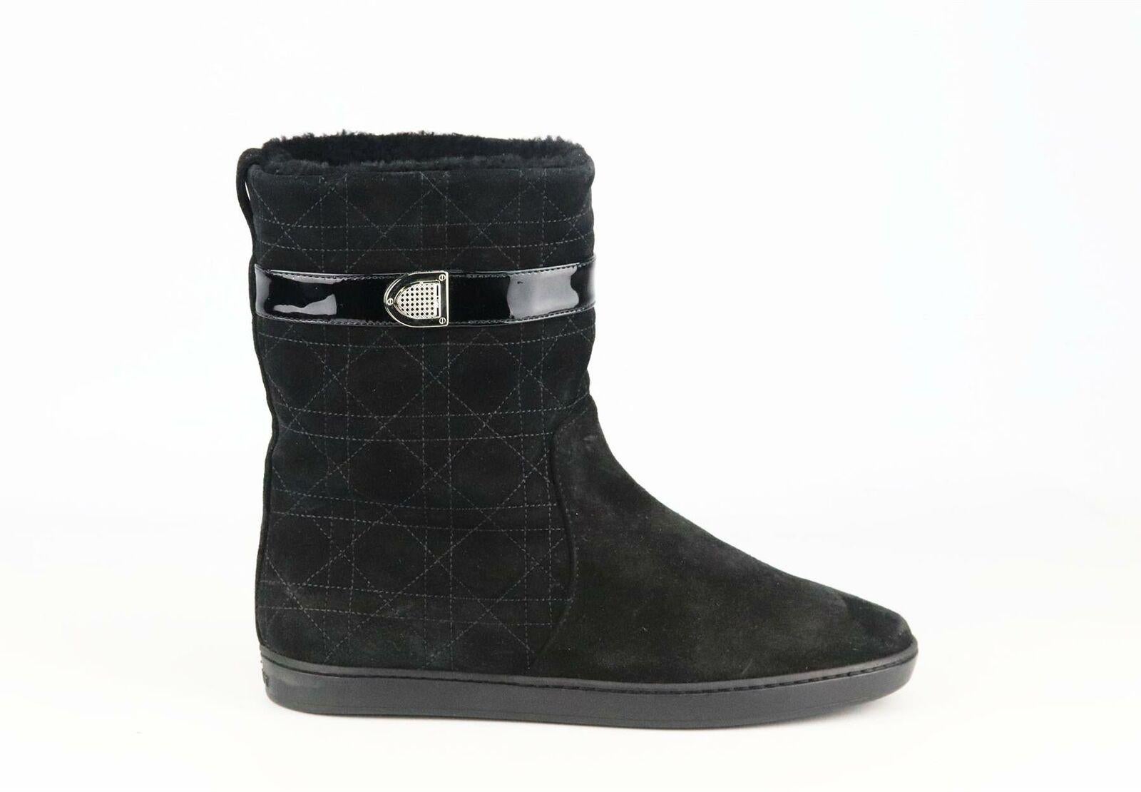 Perfect for wintry days, Christian Dior ankle boots are lined in cozy black shearling, this black ‘cannage’ quilted suede pair rests on a durable quilted rubber sole and is lightly cushioned for added comfort.
Heel measures approximately 75mm/ 1