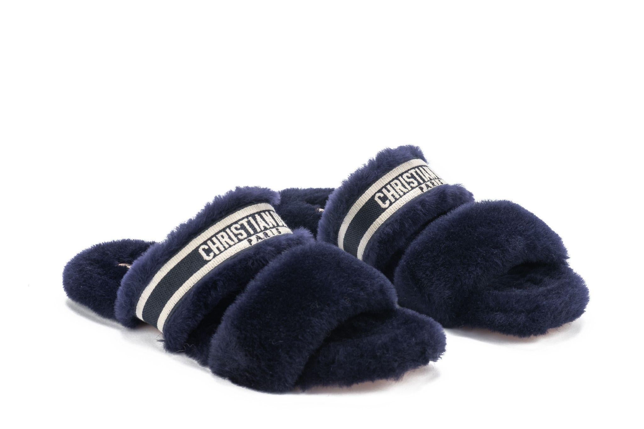 Noir Christian Dior Slide en shearling  Marine NIB en vente