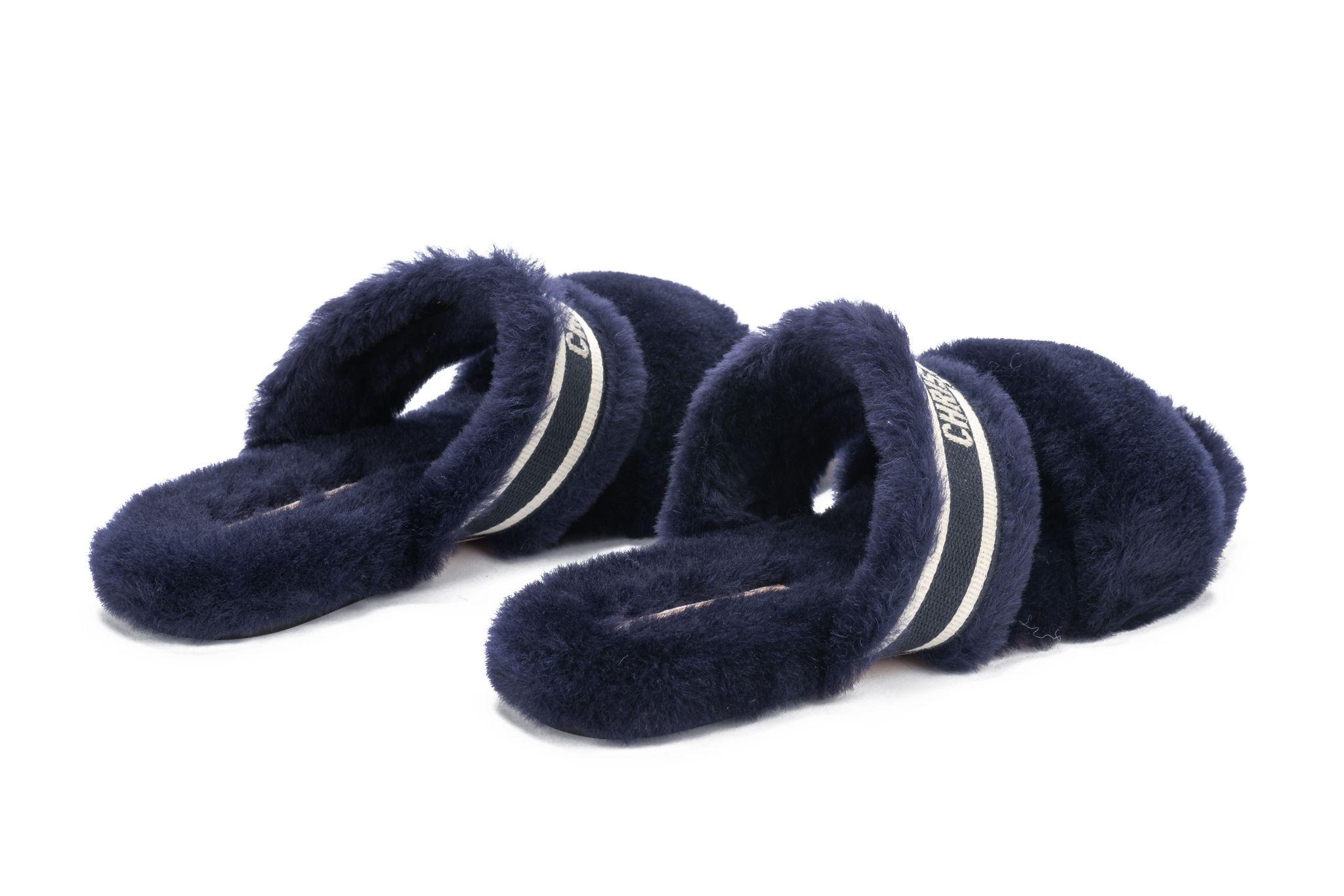 Christian Dior Slide en shearling  Marine NIB Neuf - En vente à West Hollywood, CA