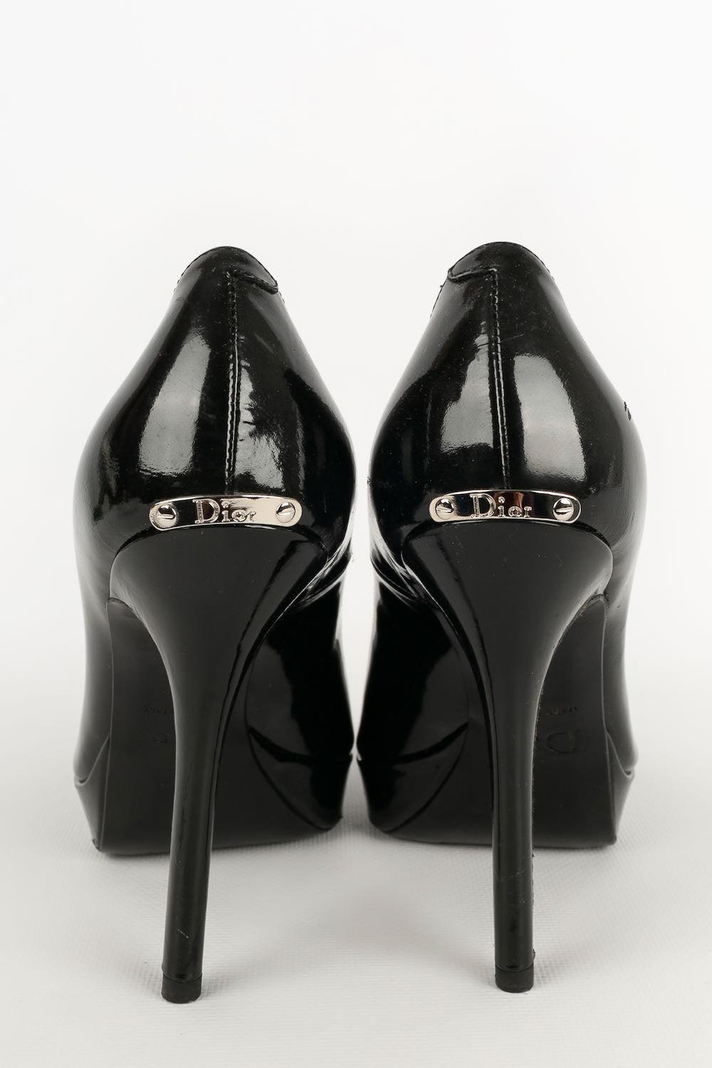 Christian Dior Shoes in Black Patent Leather Pumps In Good Condition For Sale In SAINT-OUEN-SUR-SEINE, FR