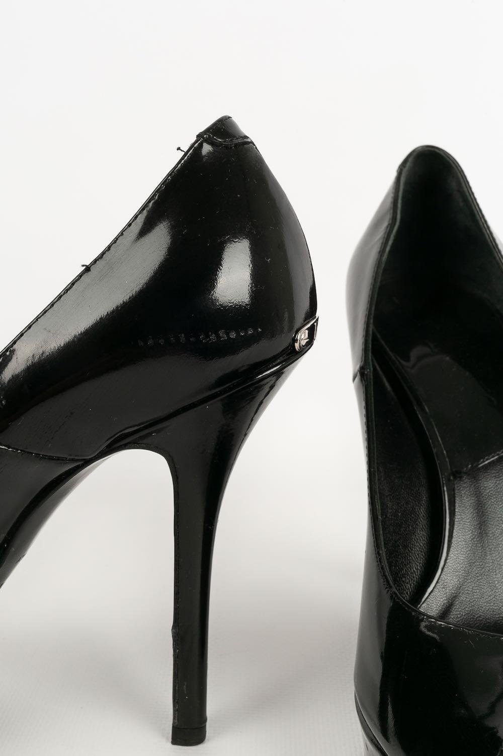 Christian Dior Shoes in Black Patent Leather Pumps For Sale 1