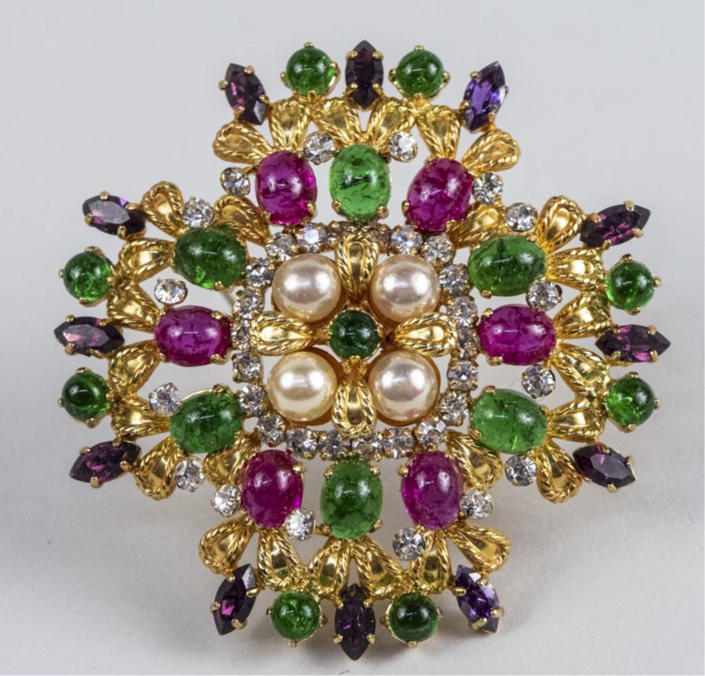 Christian Dior Signed Circular Brooch In Good Condition For Sale In Westfield, NJ