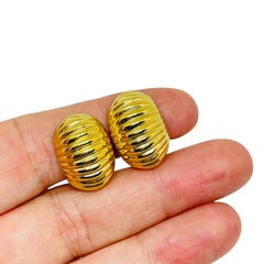 CHRISTIAN DIOR signed vintage gold plated designer clip on earrings