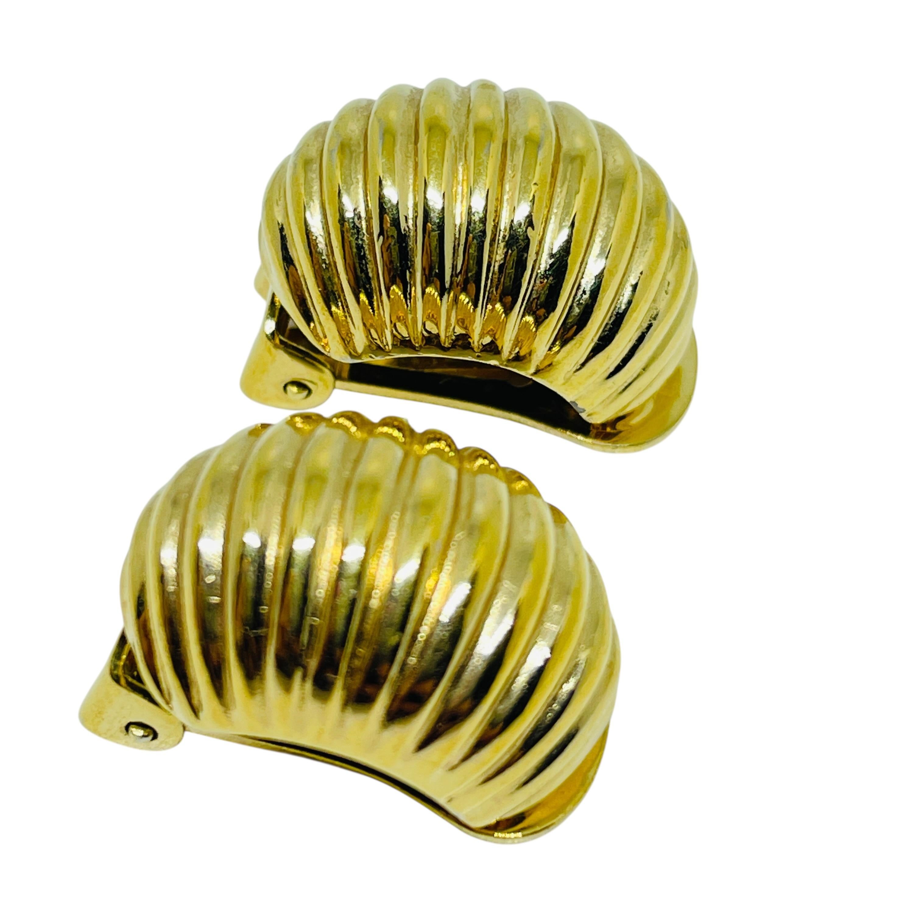 CHRISTIAN DIOR signed vintage gold plated designer clip on earrings For Sale 1