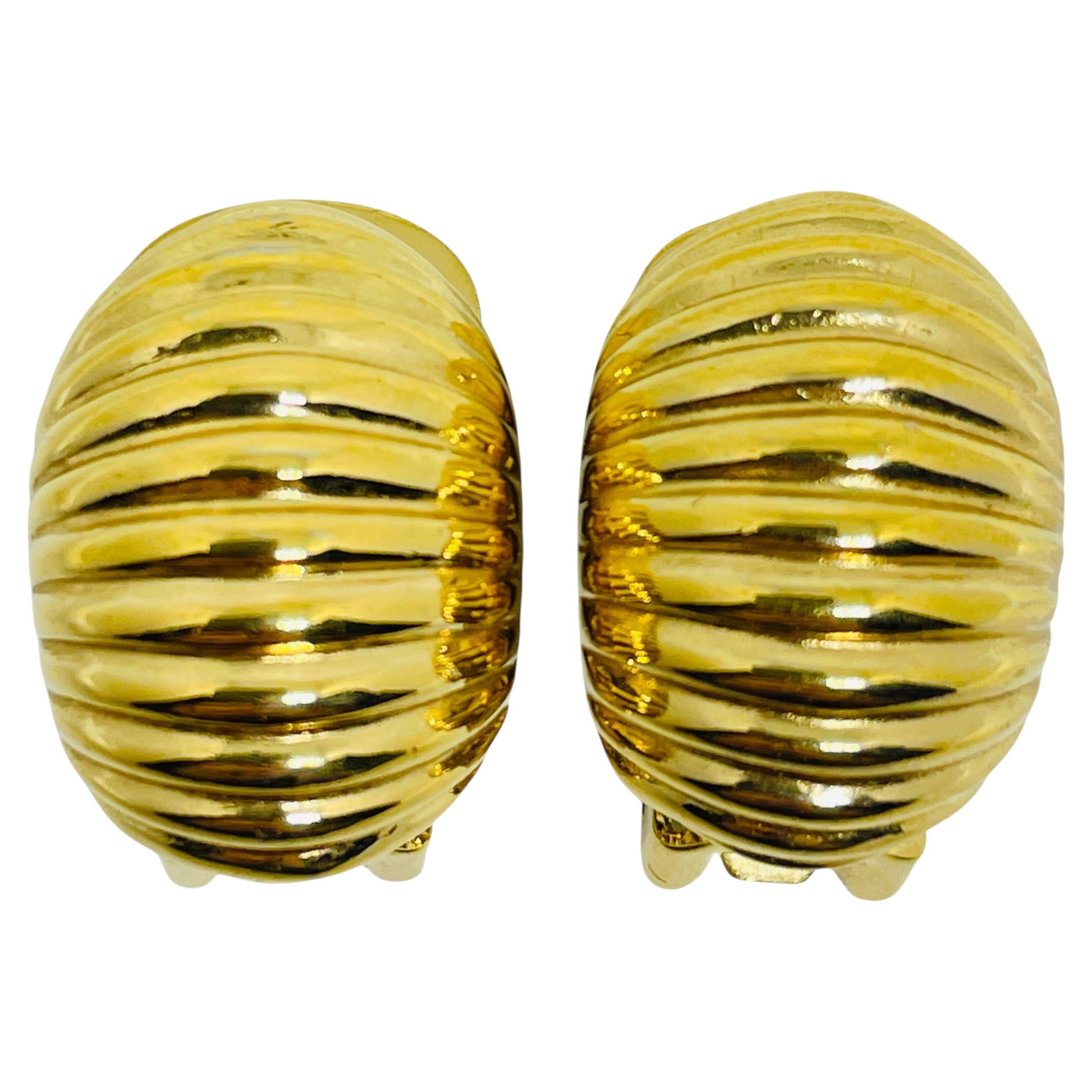 CHRISTIAN DIOR signed vintage gold plated designer clip on earrings