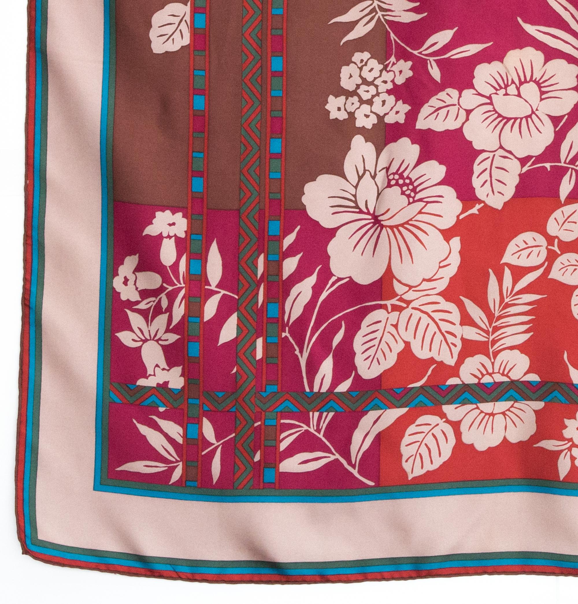 Christian Dior Silk Scarf In Good Condition In Paris, FR