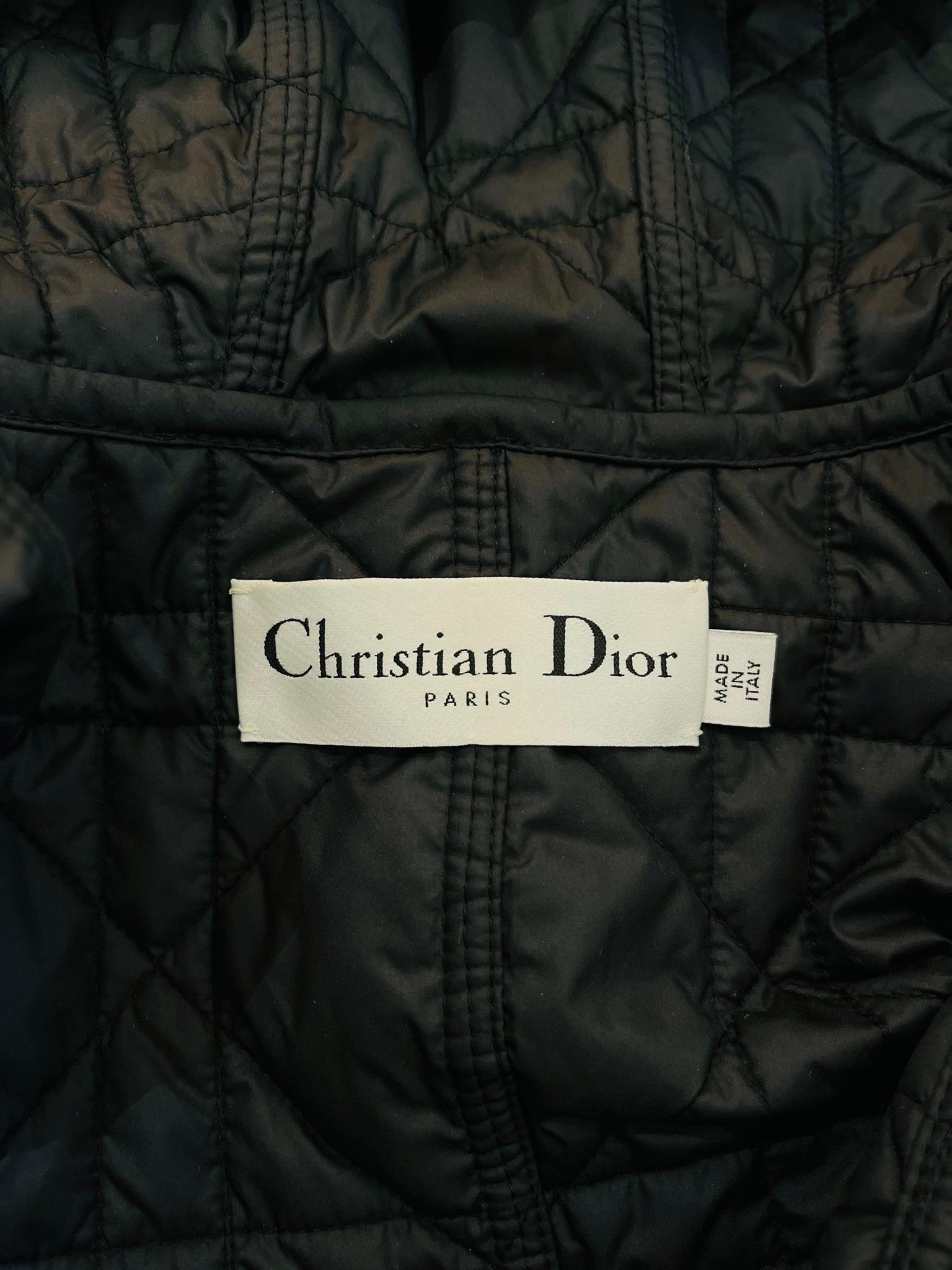 Christian Dior Karierter Mantel mit Kapuze aus Seide und Wolle im Angebot 3