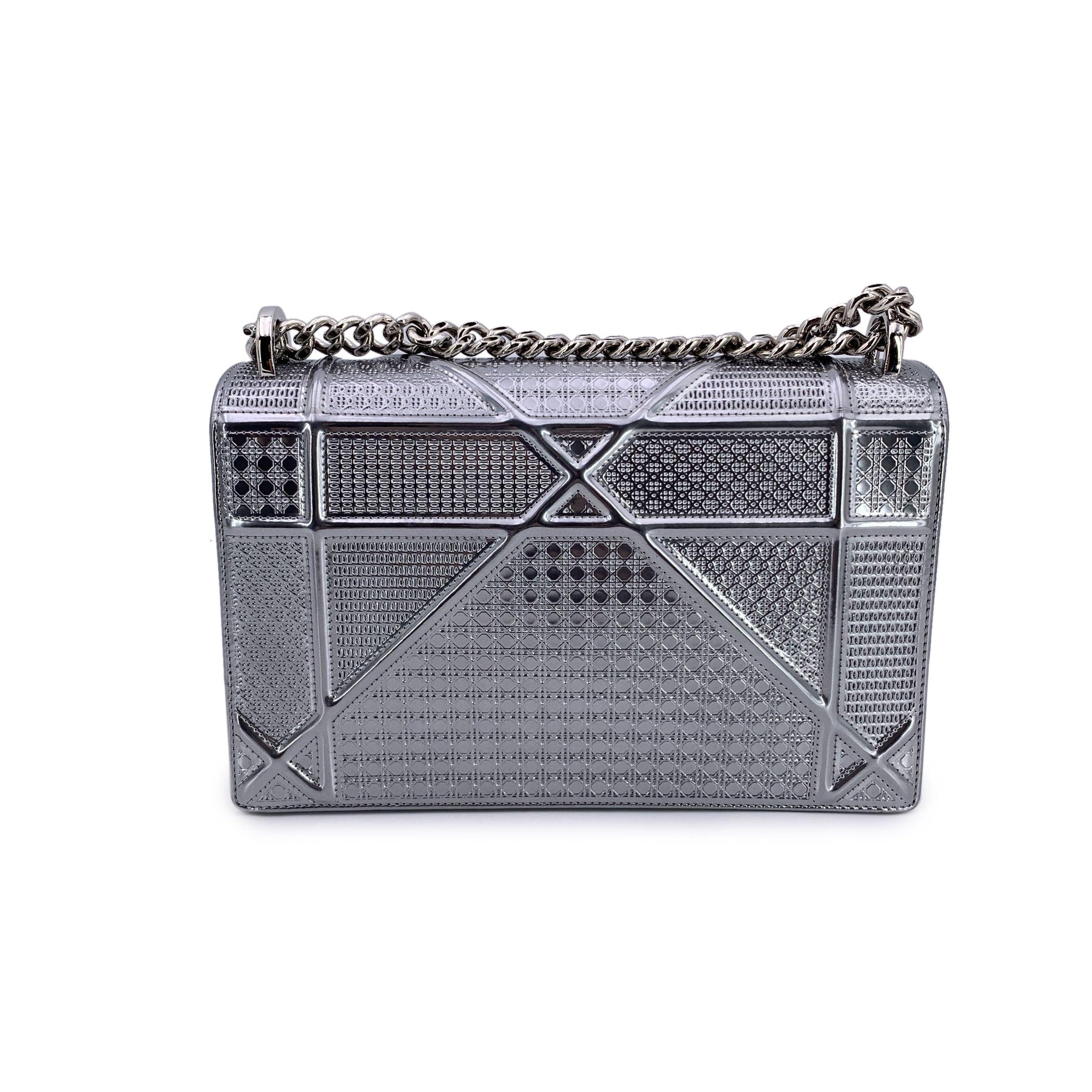 Christian Dior Silver Leather Diorama Medium Shoulder Bag In Good Condition In Rome, Rome
