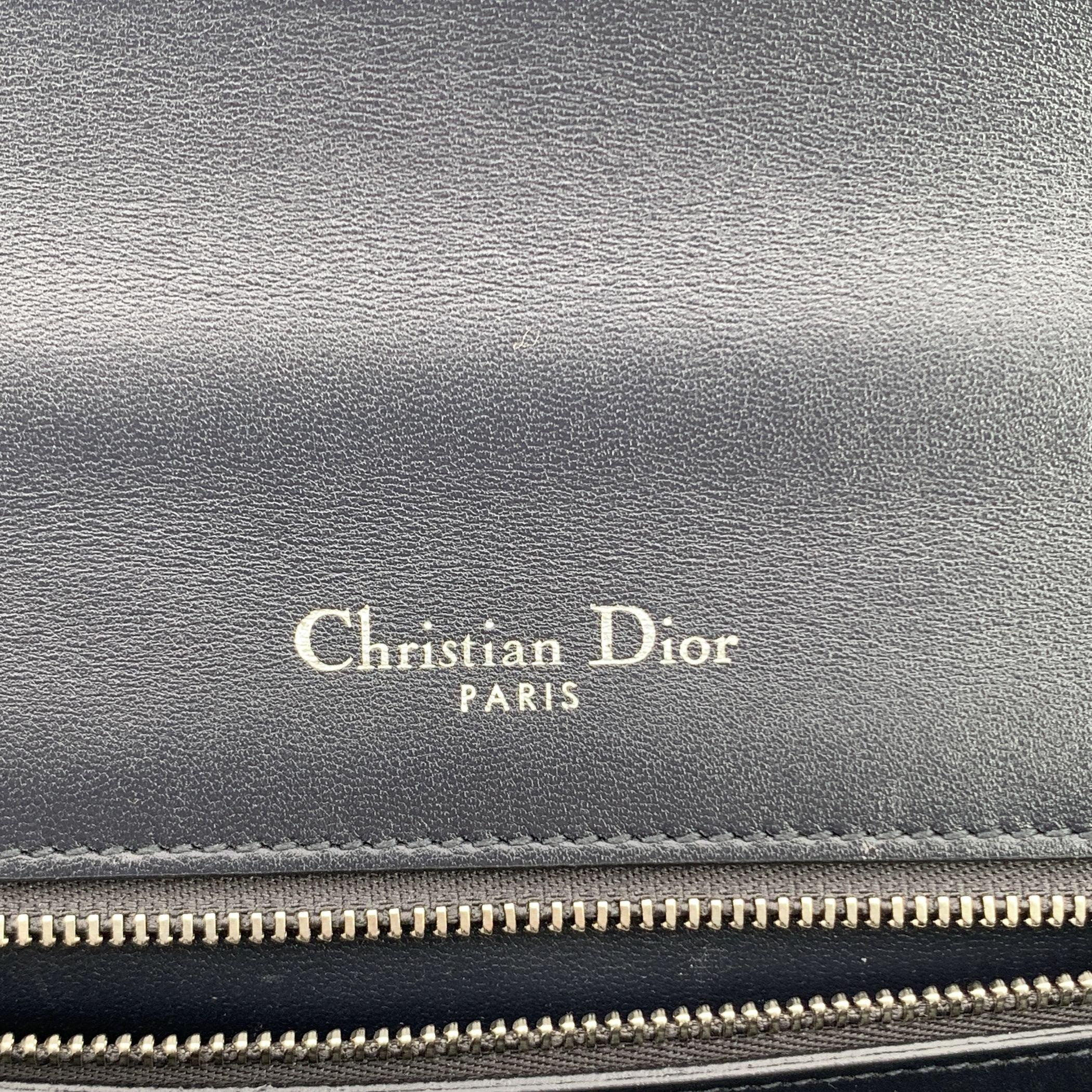 Women's Christian Dior Silver Leather Diorama Medium Shoulder Bag