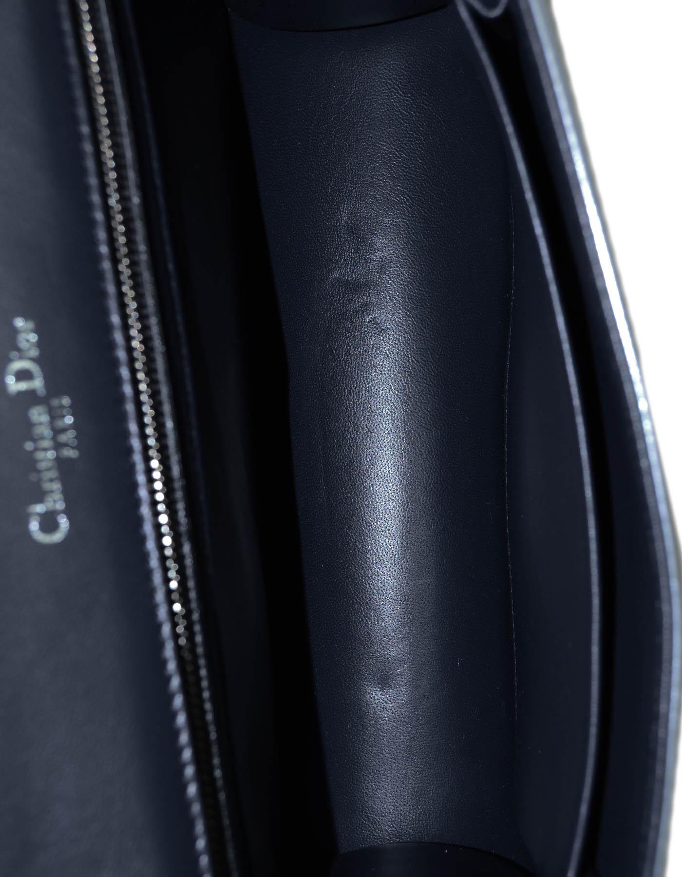 Christian Dior Silver Leather Metallic Micro-Cannage Medium Diorama Flap Bag In Excellent Condition In New York, NY