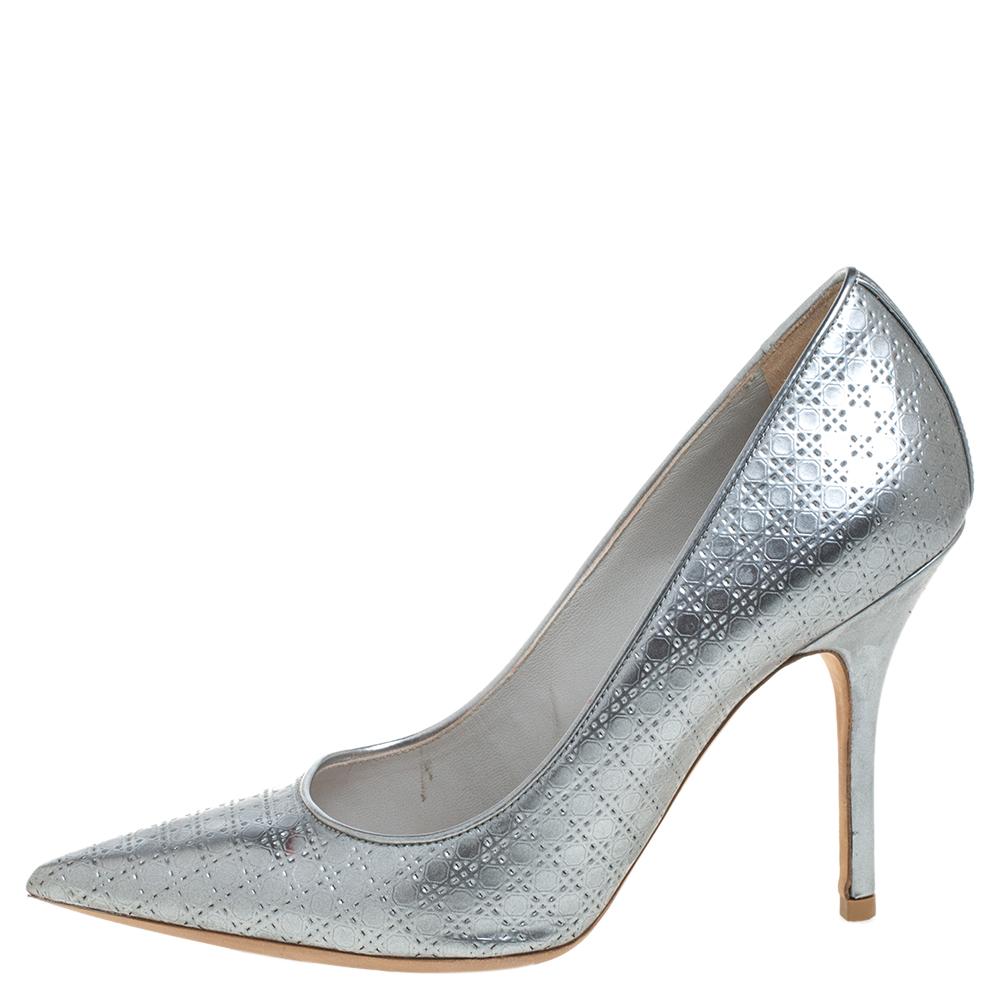 Christian Dior Silver Leather Slip On Pumps Size 35 In Good Condition In Dubai, Al Qouz 2