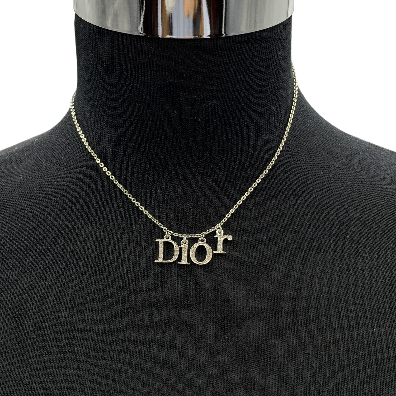Vintage Christian Dior silver metal chain necklace with D.i.o.r charms. Lobster closure. Adjustable length. Can also be used as a bracelet. Chain length: about 14 inches - 37 cm.

Condition

A - EXCELLENT

Gently used. Please, look carefully at the