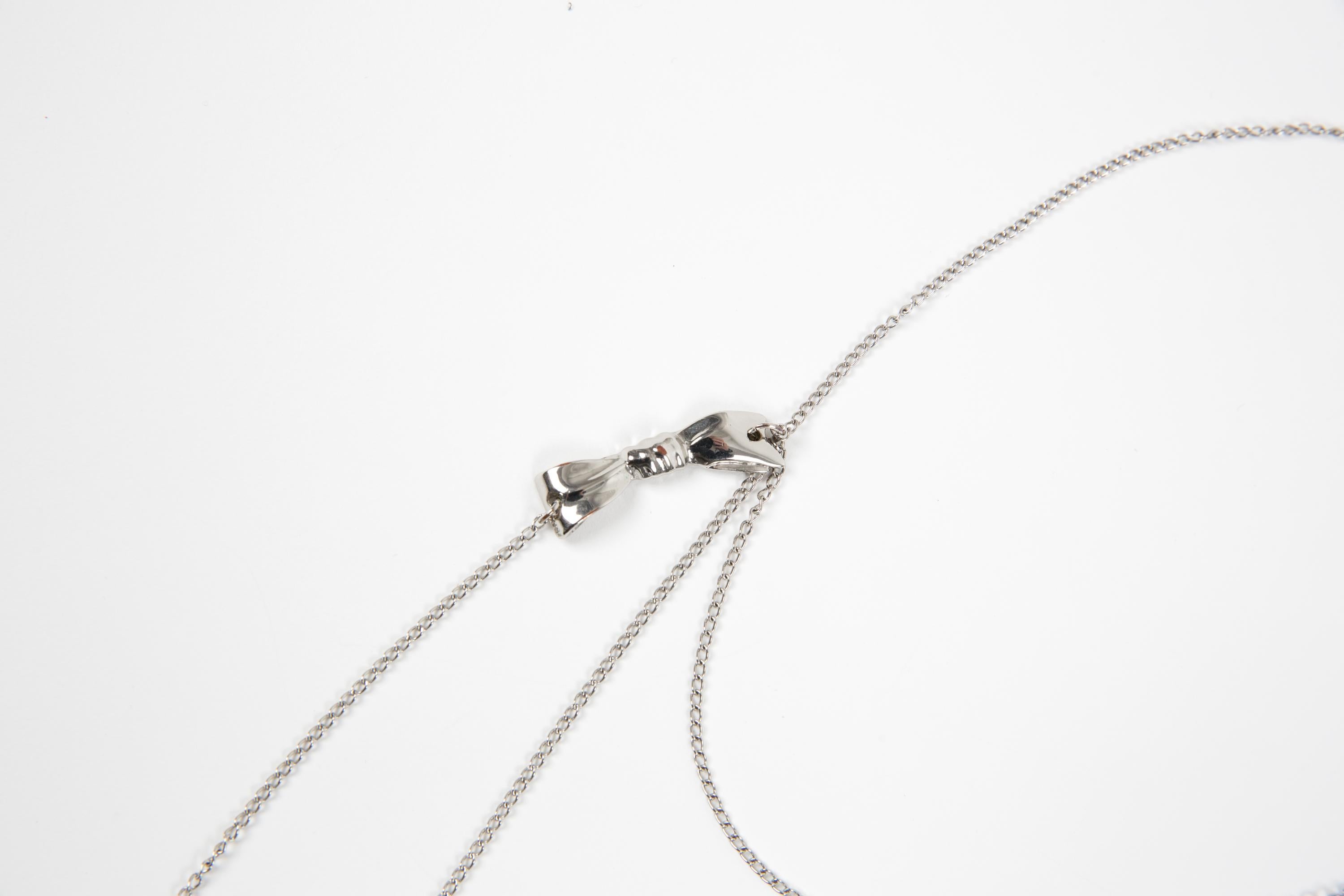 Christian Dior Collana con più catene in tonalità argento In condizioni buone in vendita a Paris, FR