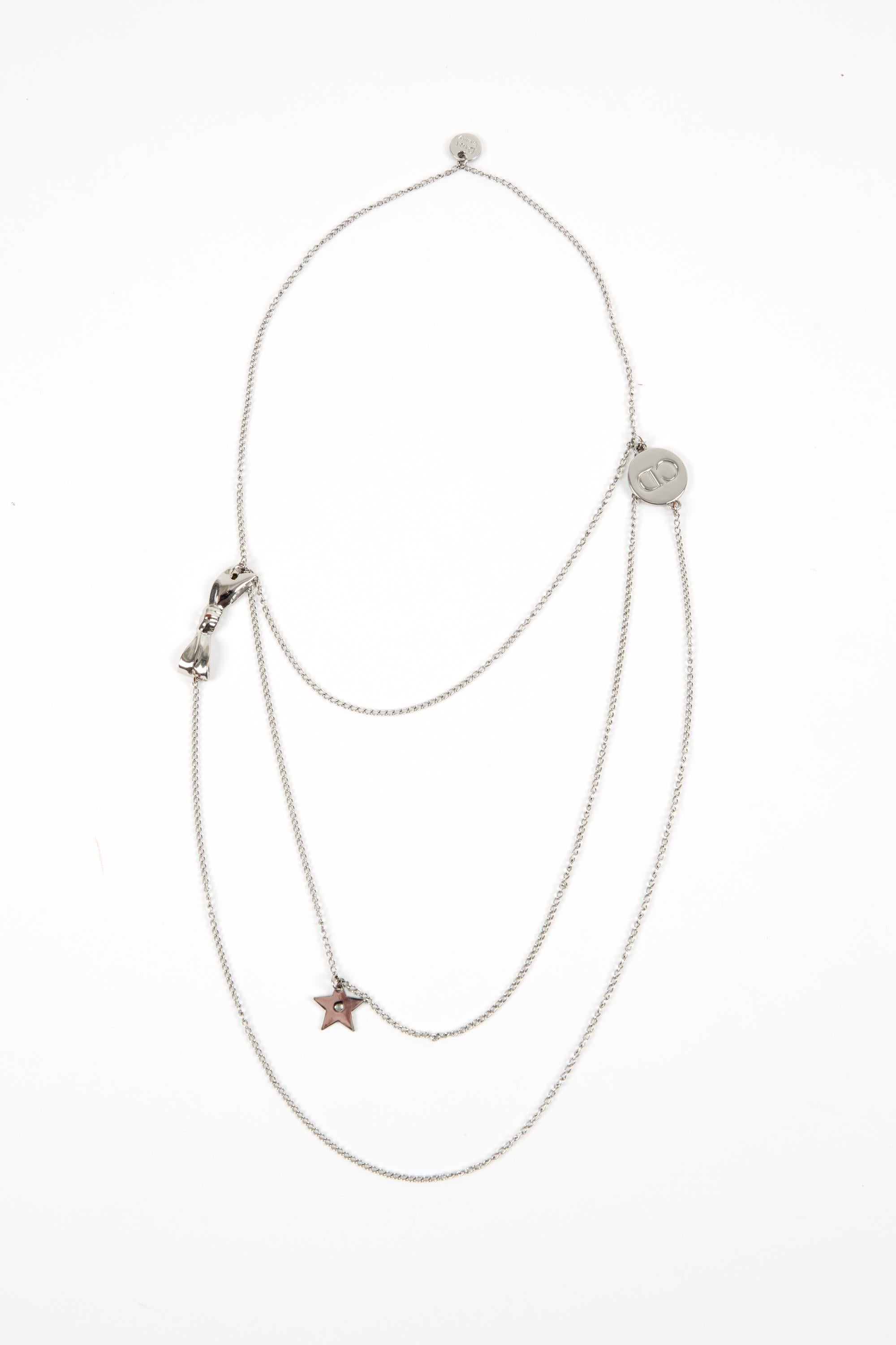 Christian Dior Collana con più catene in tonalità argento in vendita 2