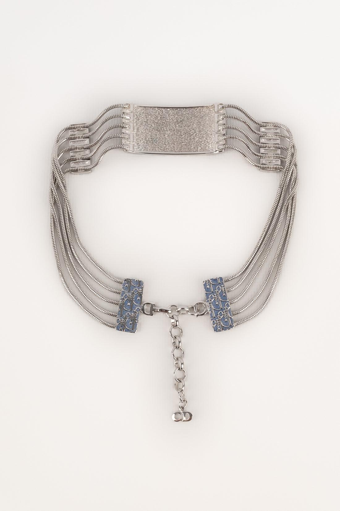 DIOR - (Made in France) Collana girocollo con monogramma in metallo argentato.

Informazioni aggiuntive:
Condizioni: Ottime condizioni
Dimensioni: Lunghezza: da 33 a 38 cm

SKU:BC104