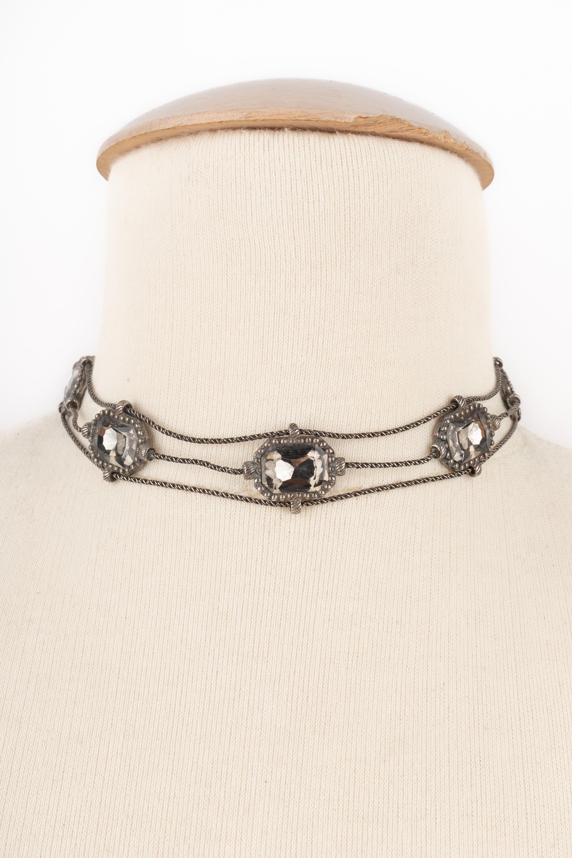 Collana girocollo in metallo argentato Christian Dior In condizioni buone in vendita a SAINT-OUEN-SUR-SEINE, FR