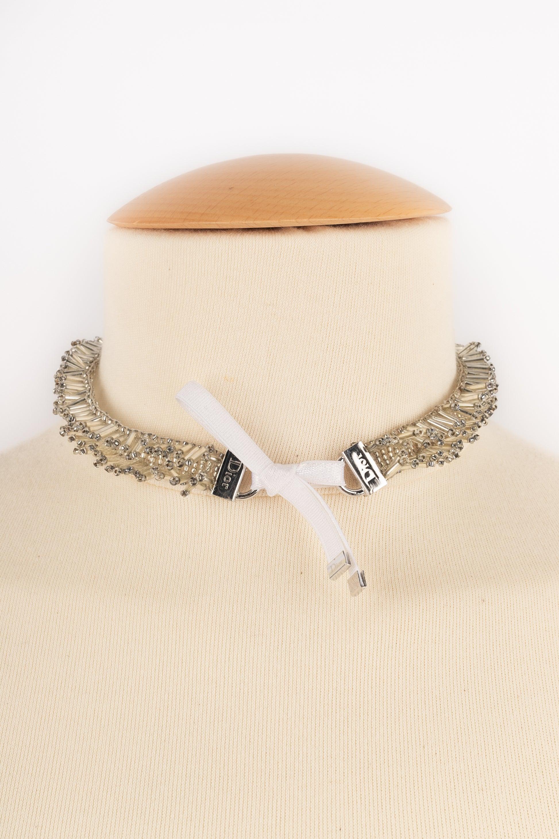 Collana girocollo in metallo argentato di Christian Dior In condizioni ottime in vendita a SAINT-OUEN-SUR-SEINE, FR
