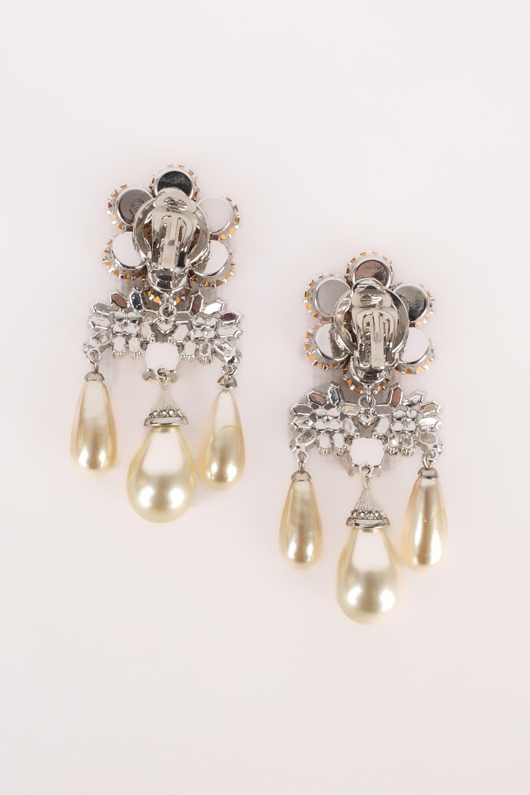 Women's Christian Dior Silvery Metal Clip-on Earrings with Rhinestones For Sale