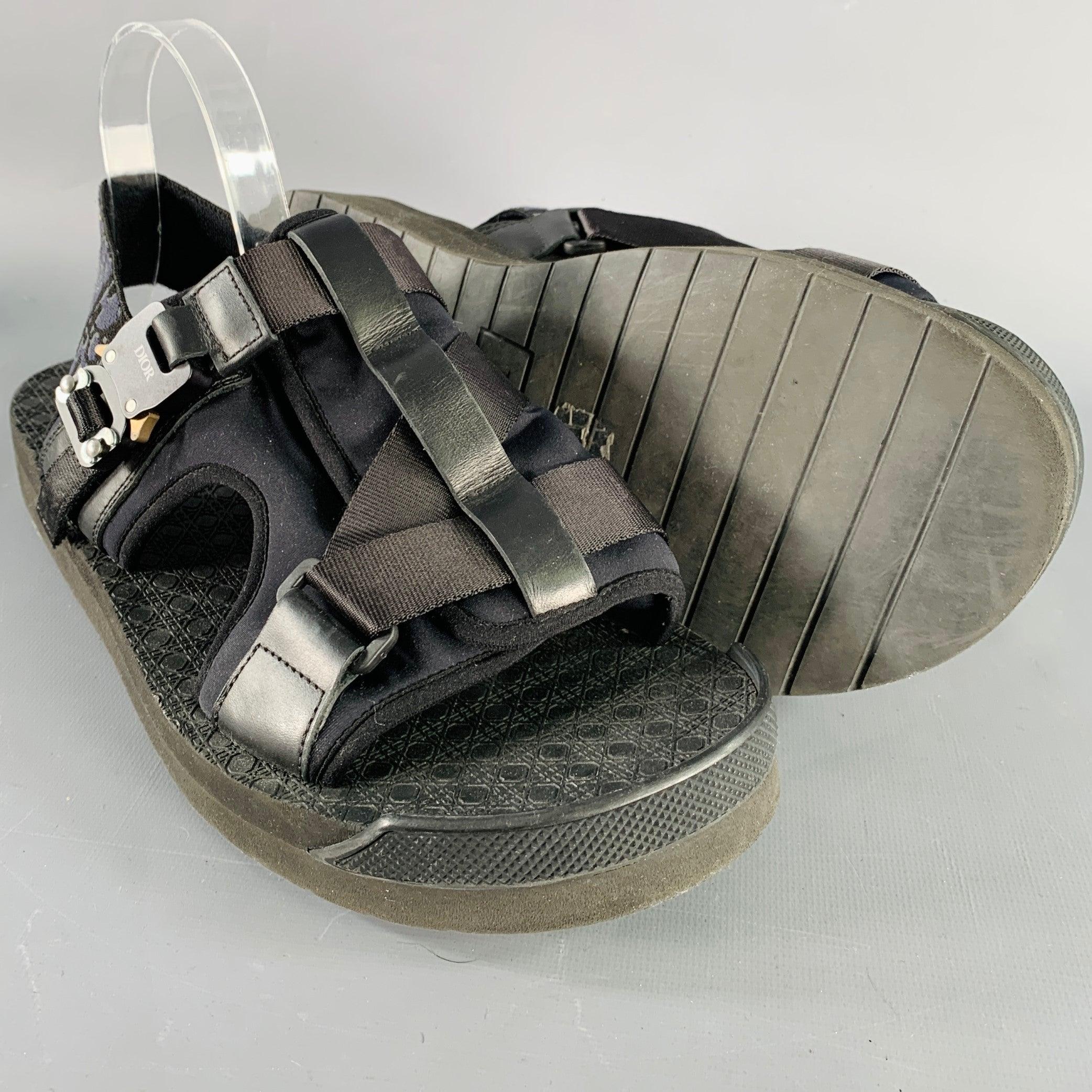 CHRISTIAN DIOR Größe 11 Schwarze Sandalen mit Monogramm und Nylonriemen im Angebot 1
