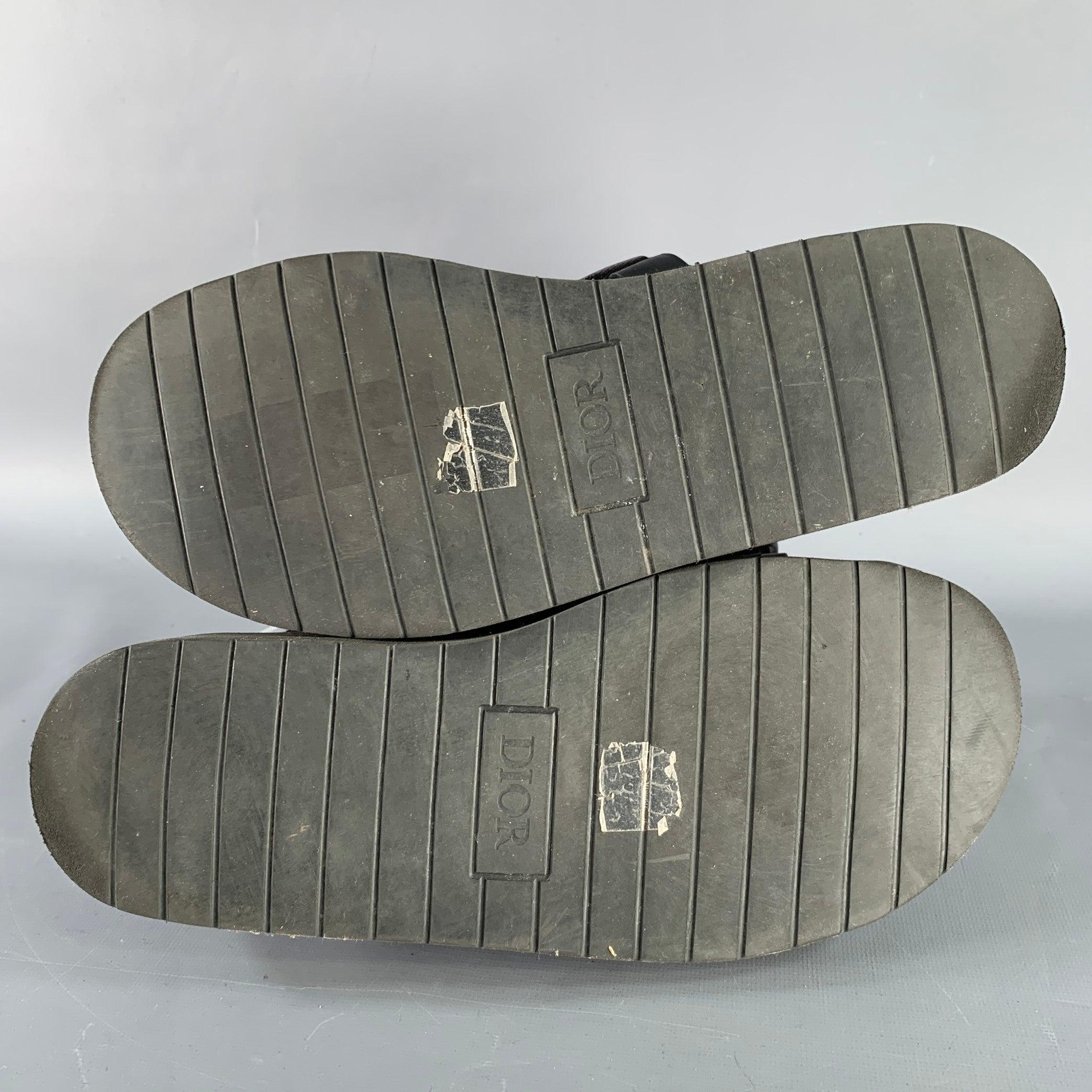 CHRISTIAN DIOR Größe 11 Schwarze Sandalen mit Monogramm und Nylonriemen im Angebot 2